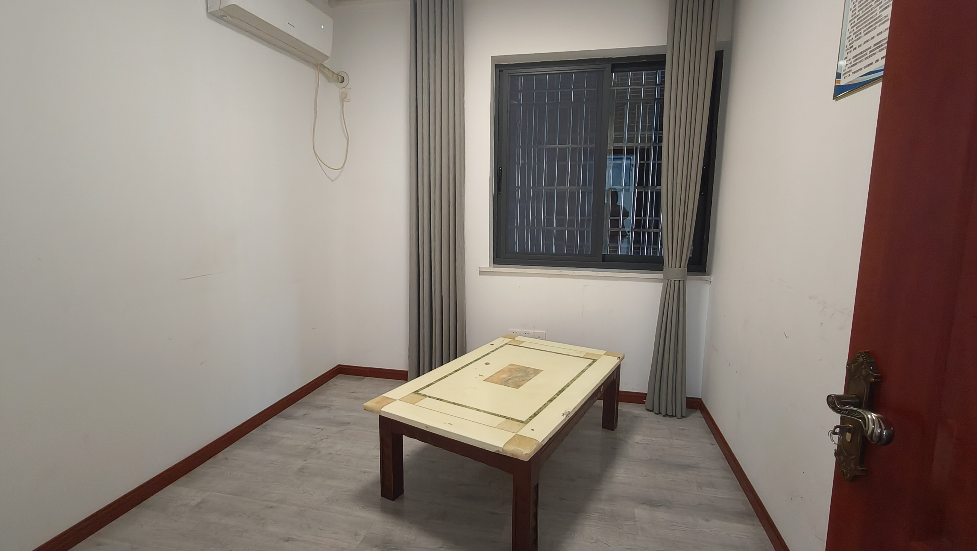 南门口安置小区一期 3室2厅2卫 1833.0元/月 南门口安置小区一期 3室2厅2卫 1833.0元/月室内图