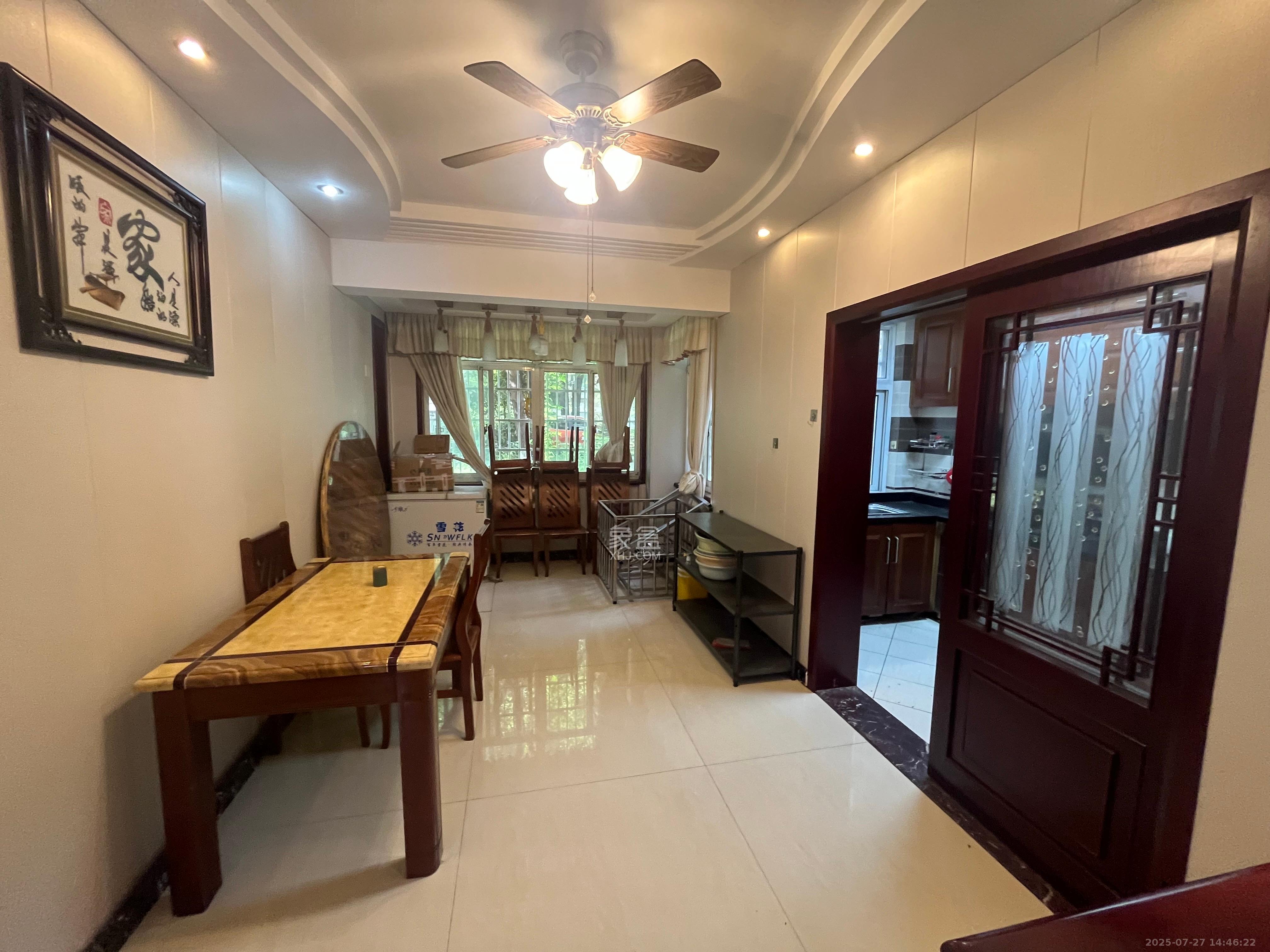 嘉盛华庭（一期、二期、三期）  1室2厅1卫    3000.0元/月室内图