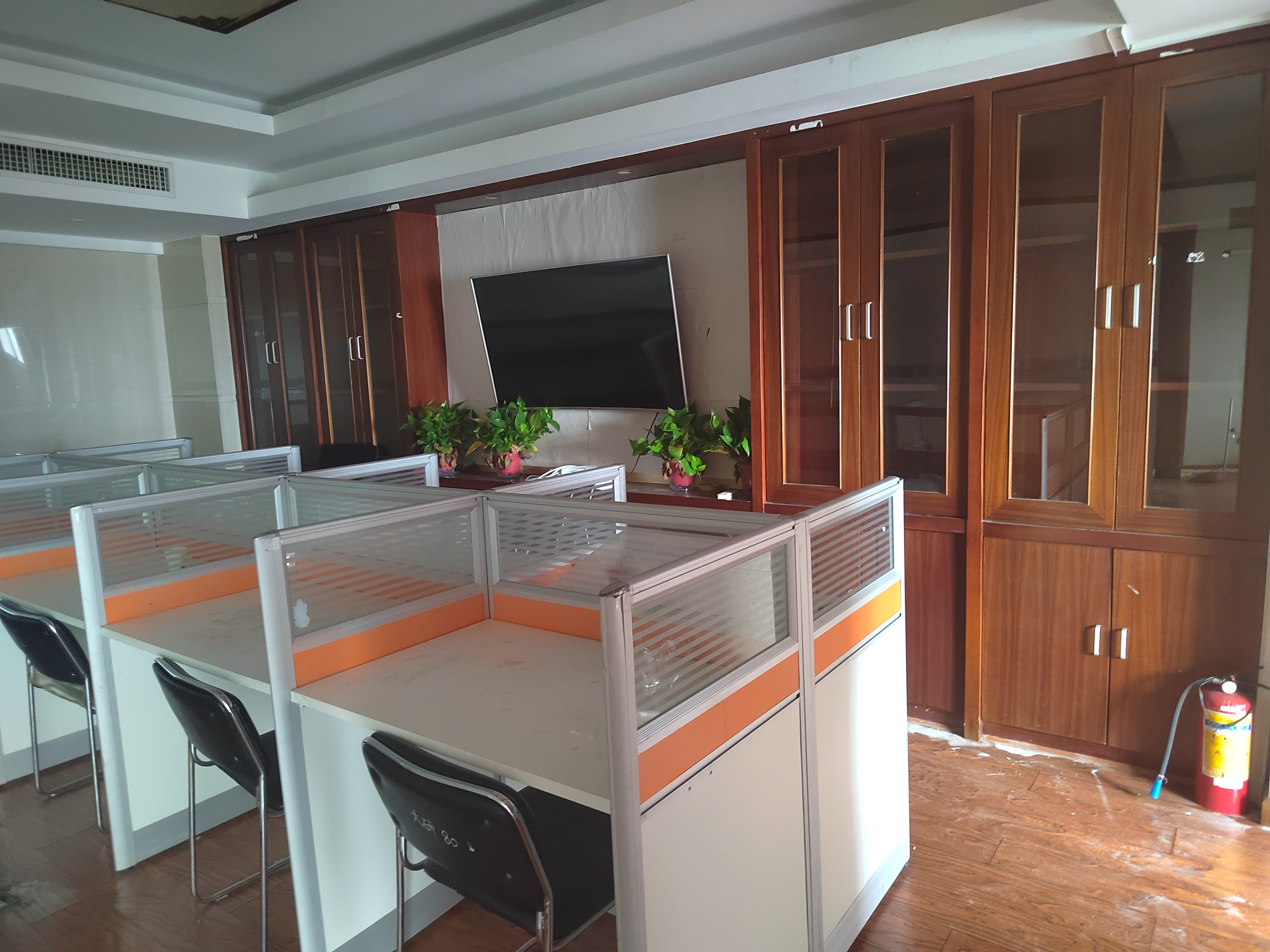 财智公馆大厦(瑞士国际酒店) 5室1厅1卫 10000.0元/月 财智公馆大厦(瑞士国际酒店) 5室1厅1卫 10000.0元/月室内图