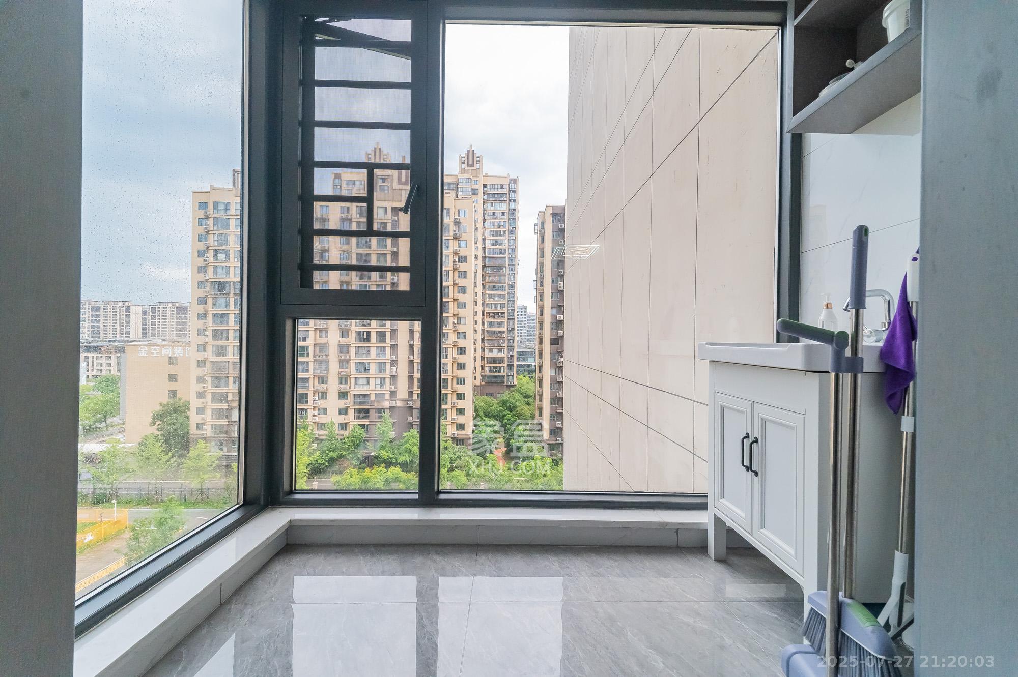 旭辉美的东樾城 4室2厅2卫 158.0万 旭辉美的东樾城 4室2厅2卫 158.0万阳台