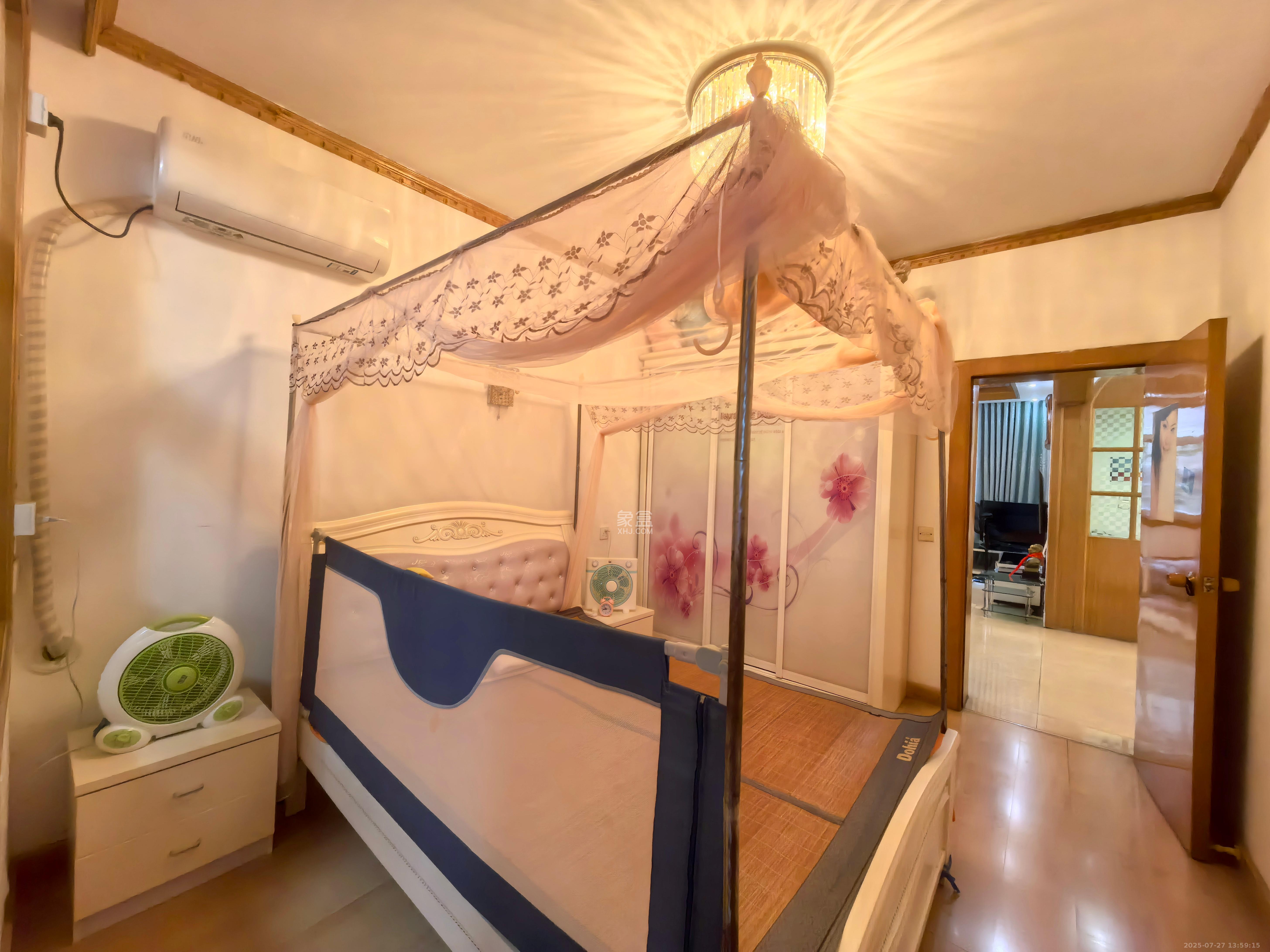 东塘村  2室2厅1卫   32.80万客厅