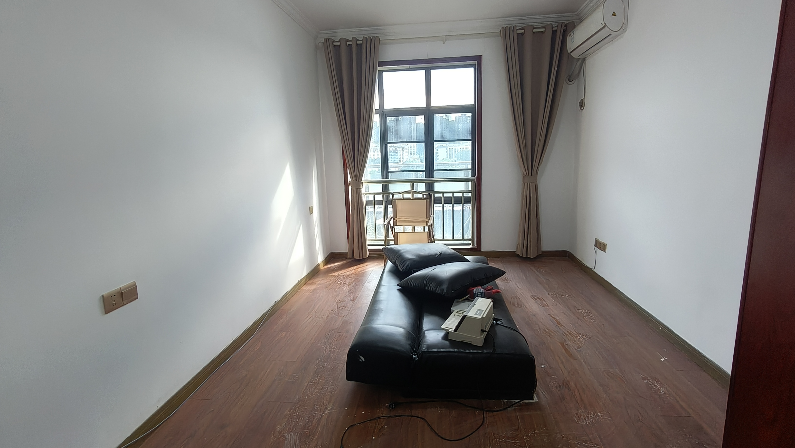 南门口安置小区一期 3室2厅2卫 2000.0元/月 南门口安置小区一期 3室2厅2卫 2000.0元/月室内图