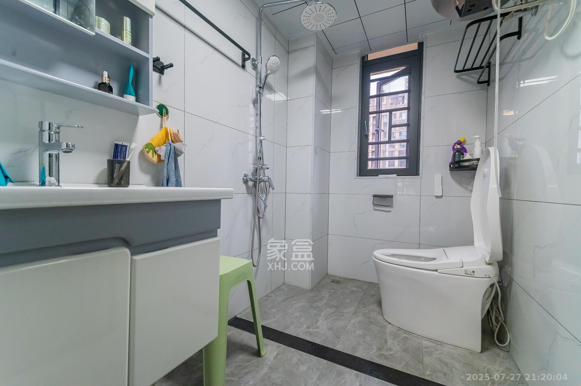 旭辉美的东樾城  4室2厅2卫    158.0万卫生间