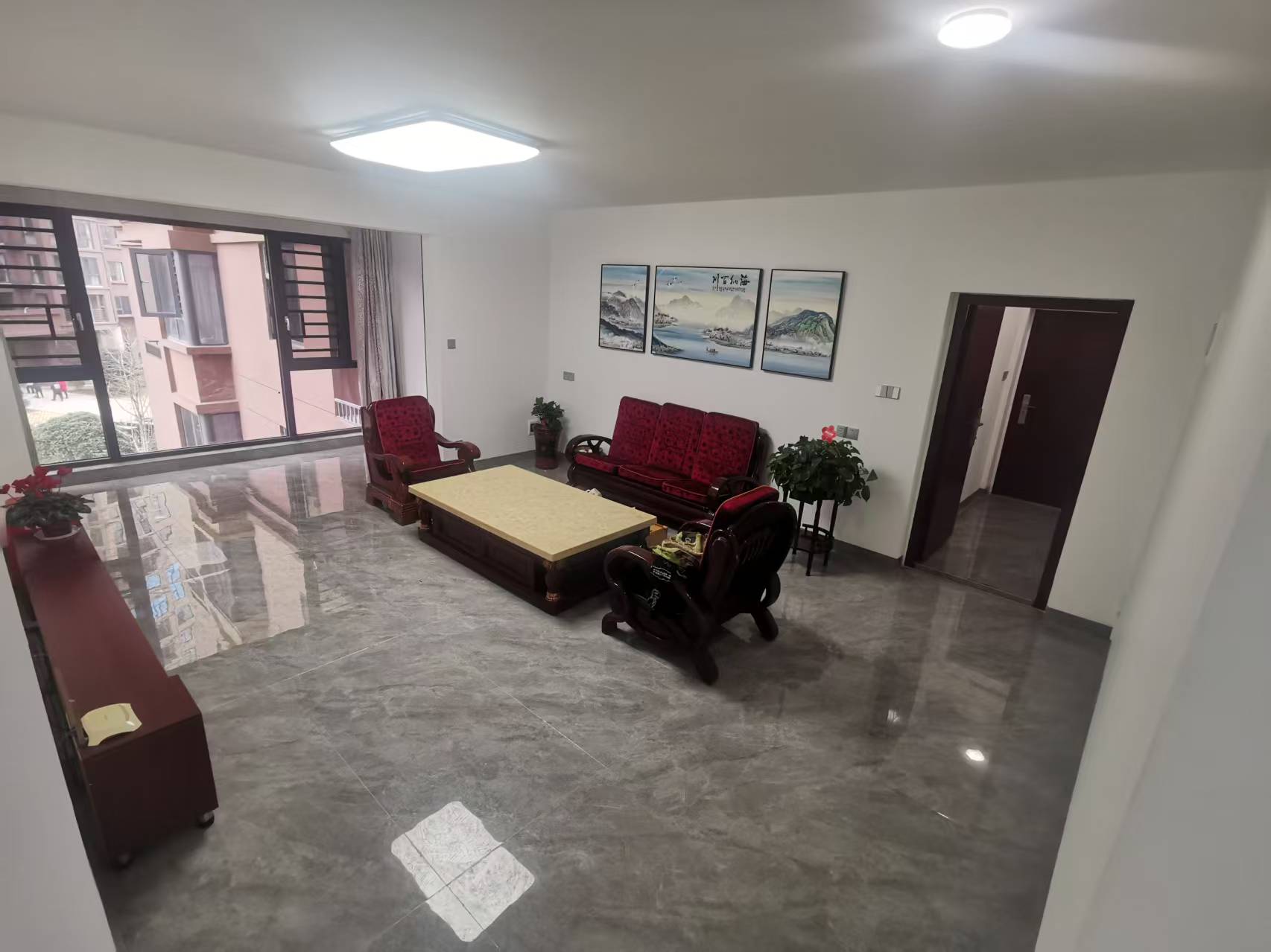 阳光时代  3室2厅2卫    1900.0元/月室内图