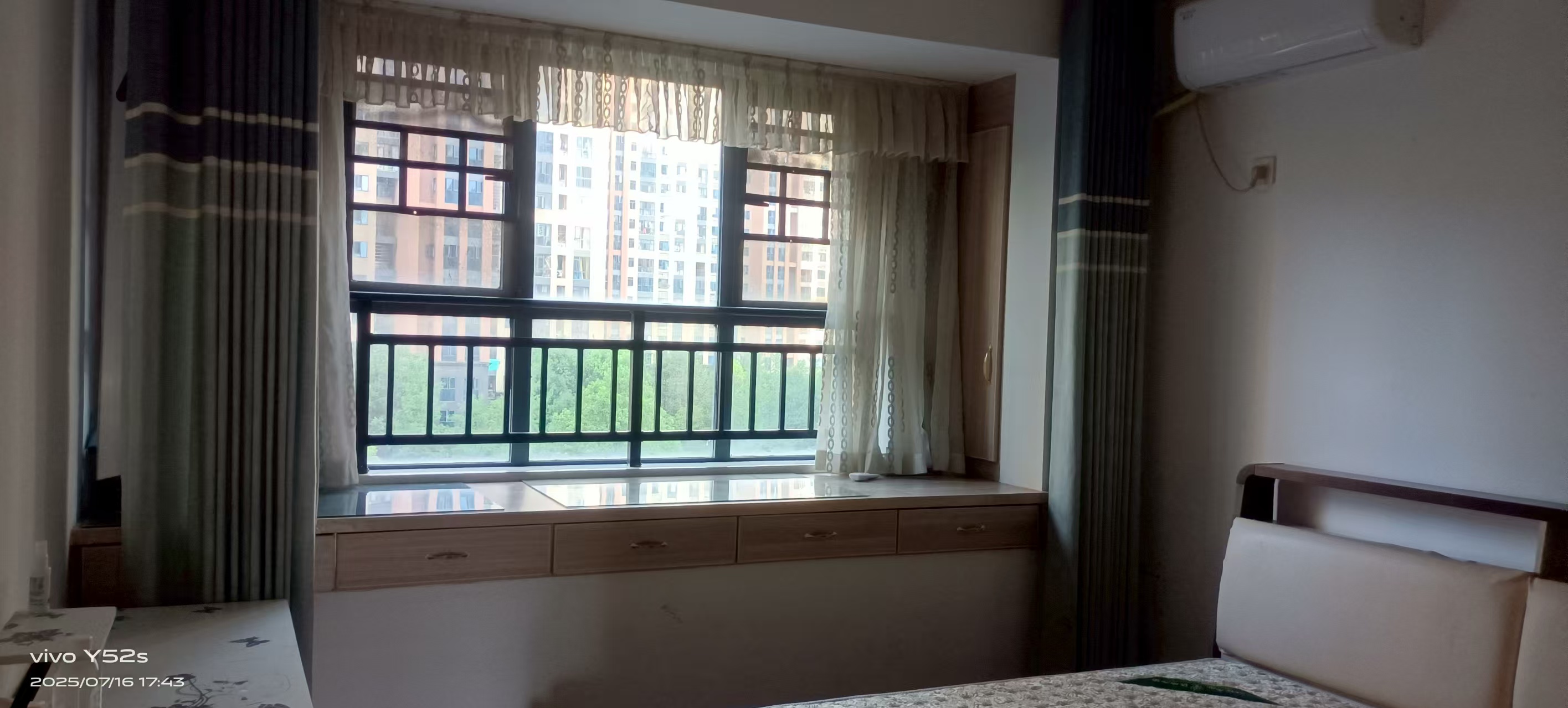 百弘学府城  3室2厅2卫    1600.0元/月室内图