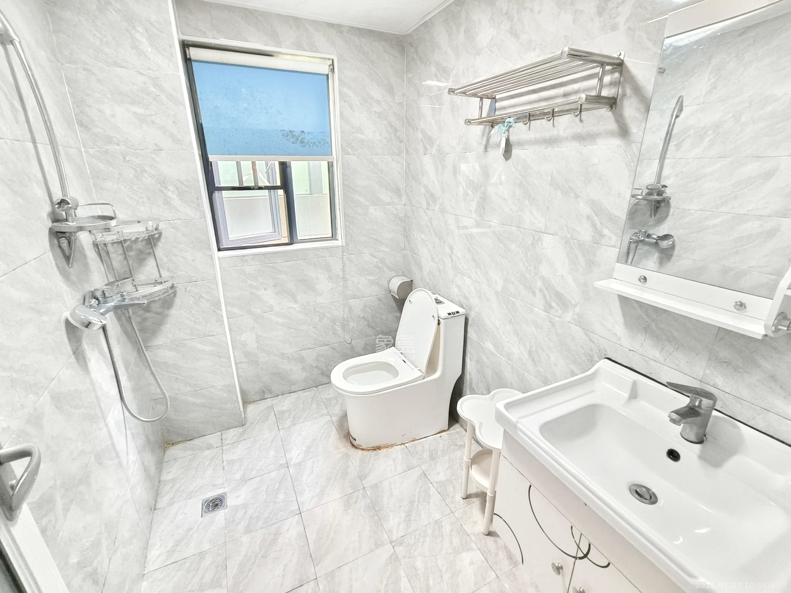 荣盛花语书苑 4室0厅0卫 3500.0元/月 荣盛花语书苑 4室0厅0卫 3500.0元/月室内图