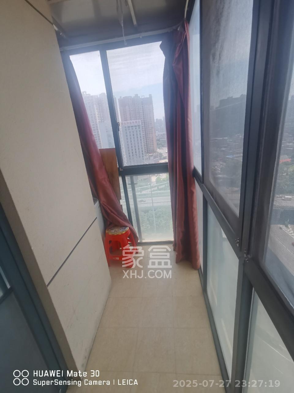尊邸华庭  3室2厅1卫   2200.00元/月室内图
