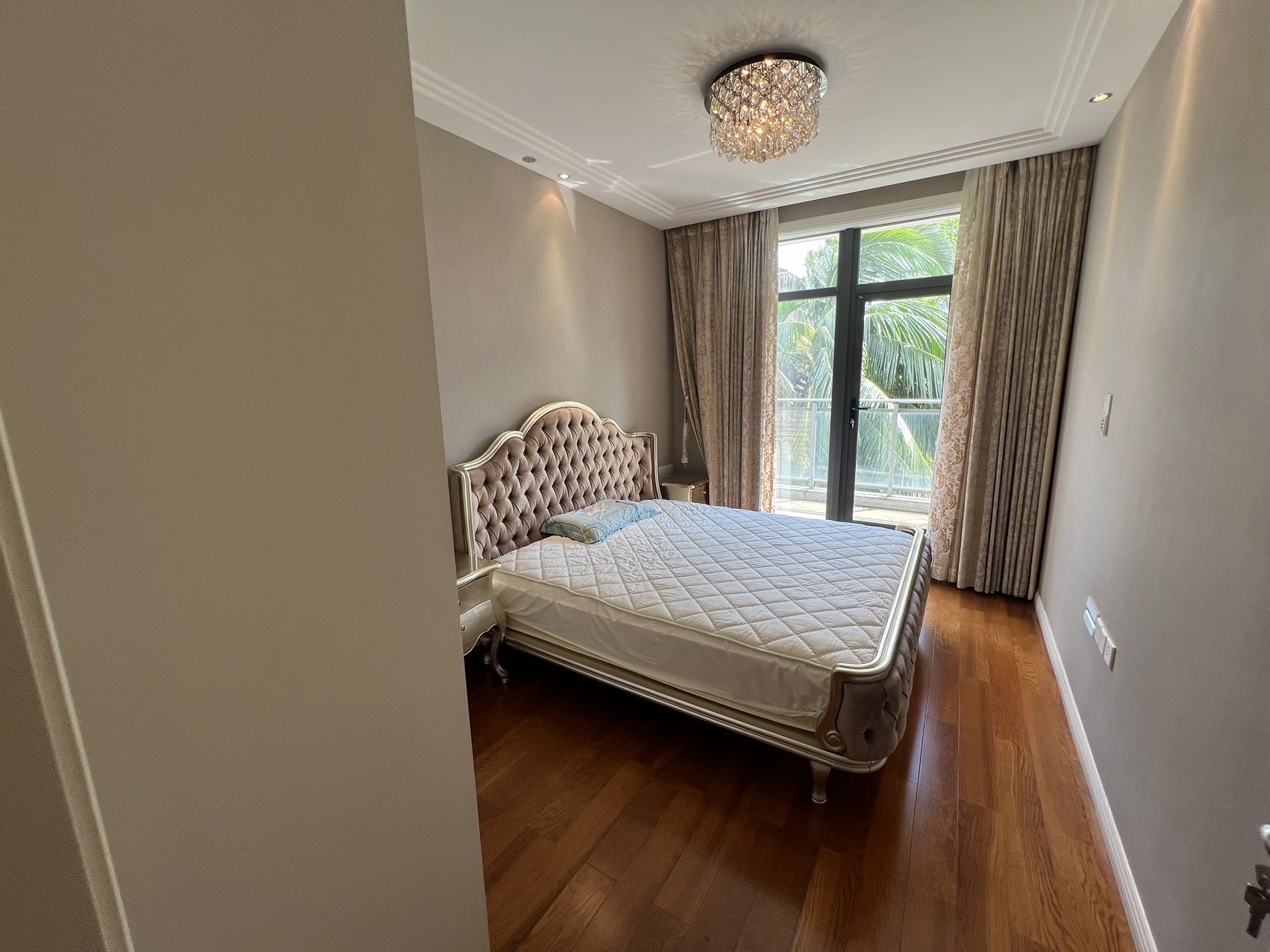 龙墅湾  6室4厅3卫    30000.0元/月 龙墅湾  6室4厅3卫    30000.0元/月室内图