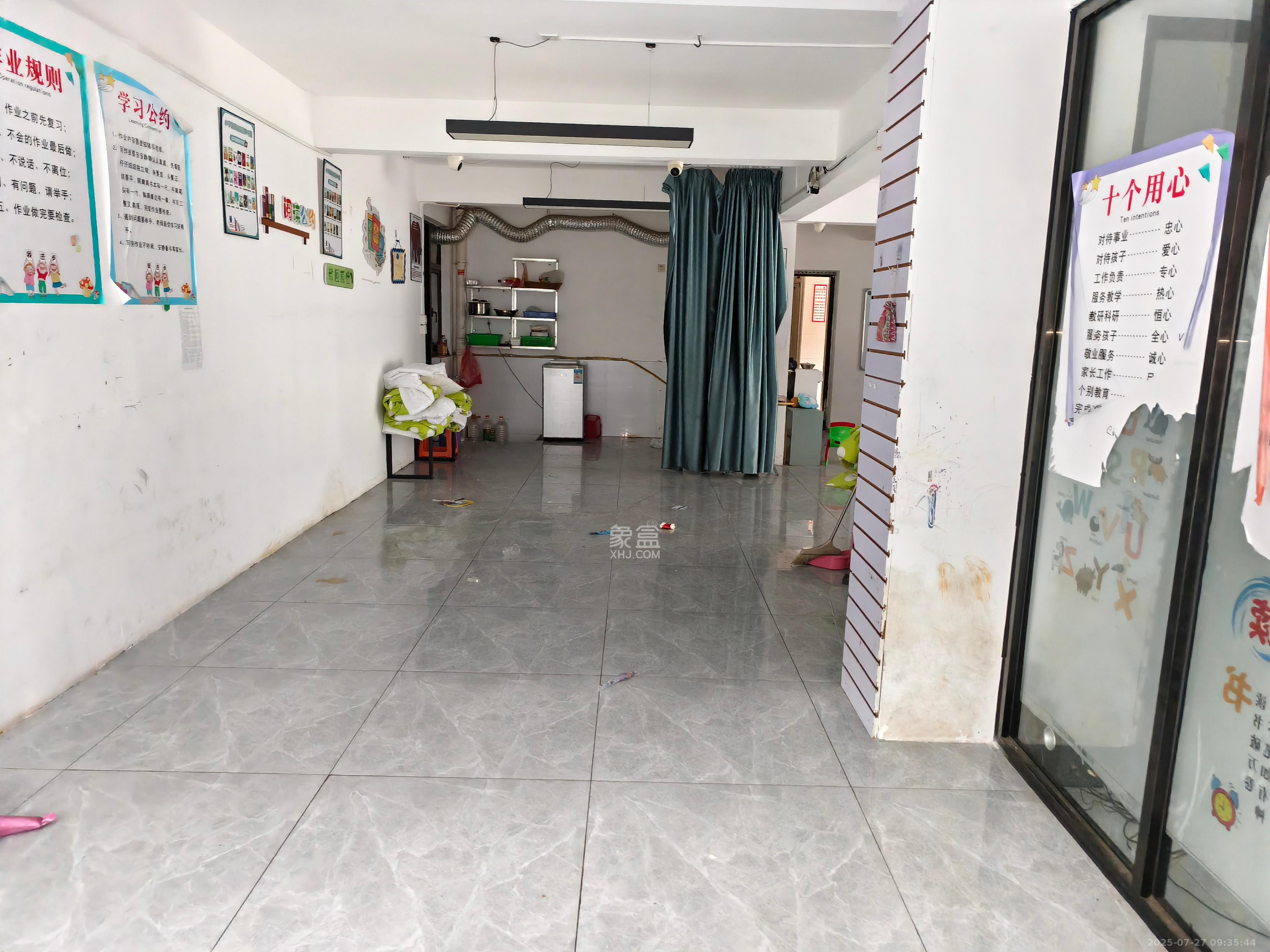 惟盛园 4室2厅2卫 3800.0元/月 惟盛园 4室2厅2卫 3800.0元/月室内图