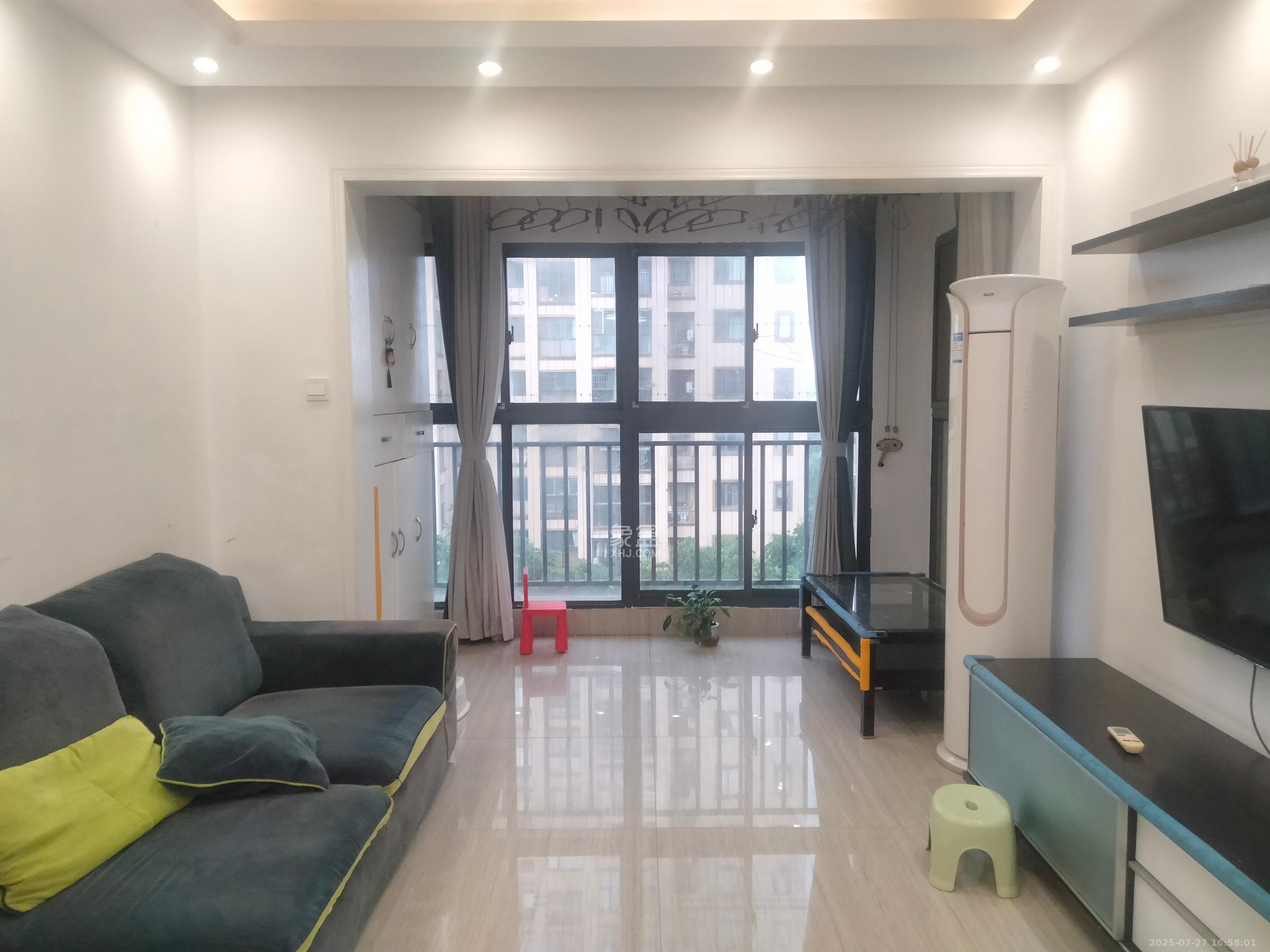 中建芙蓉嘉苑 3室2厅1卫 2200.0元/月 中建芙蓉嘉苑 3室2厅1卫 2200.0元/月室内图