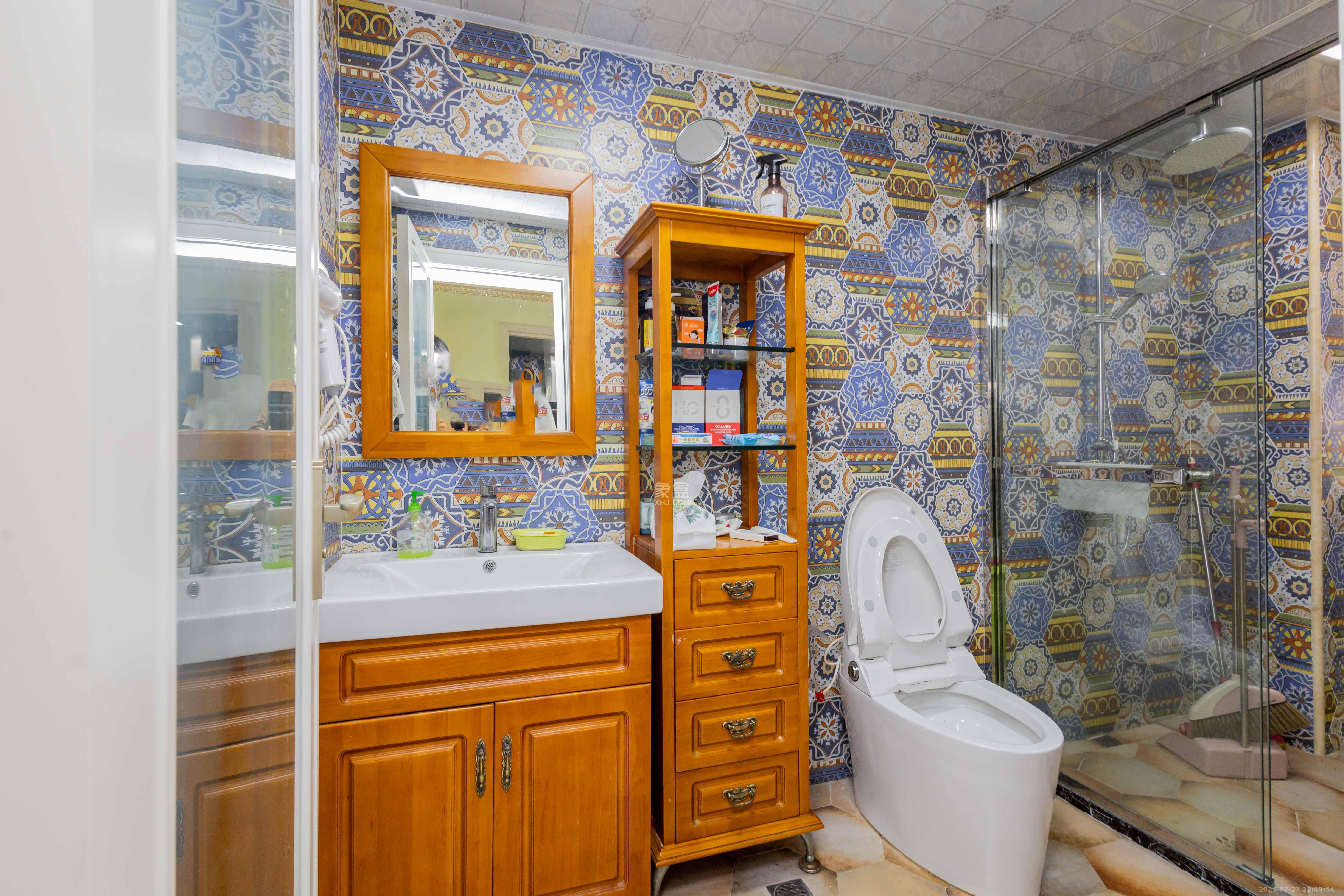 盛隆佳园 5室2厅3卫 208.0万 盛隆佳园 5室2厅3卫 208.0万卫生间