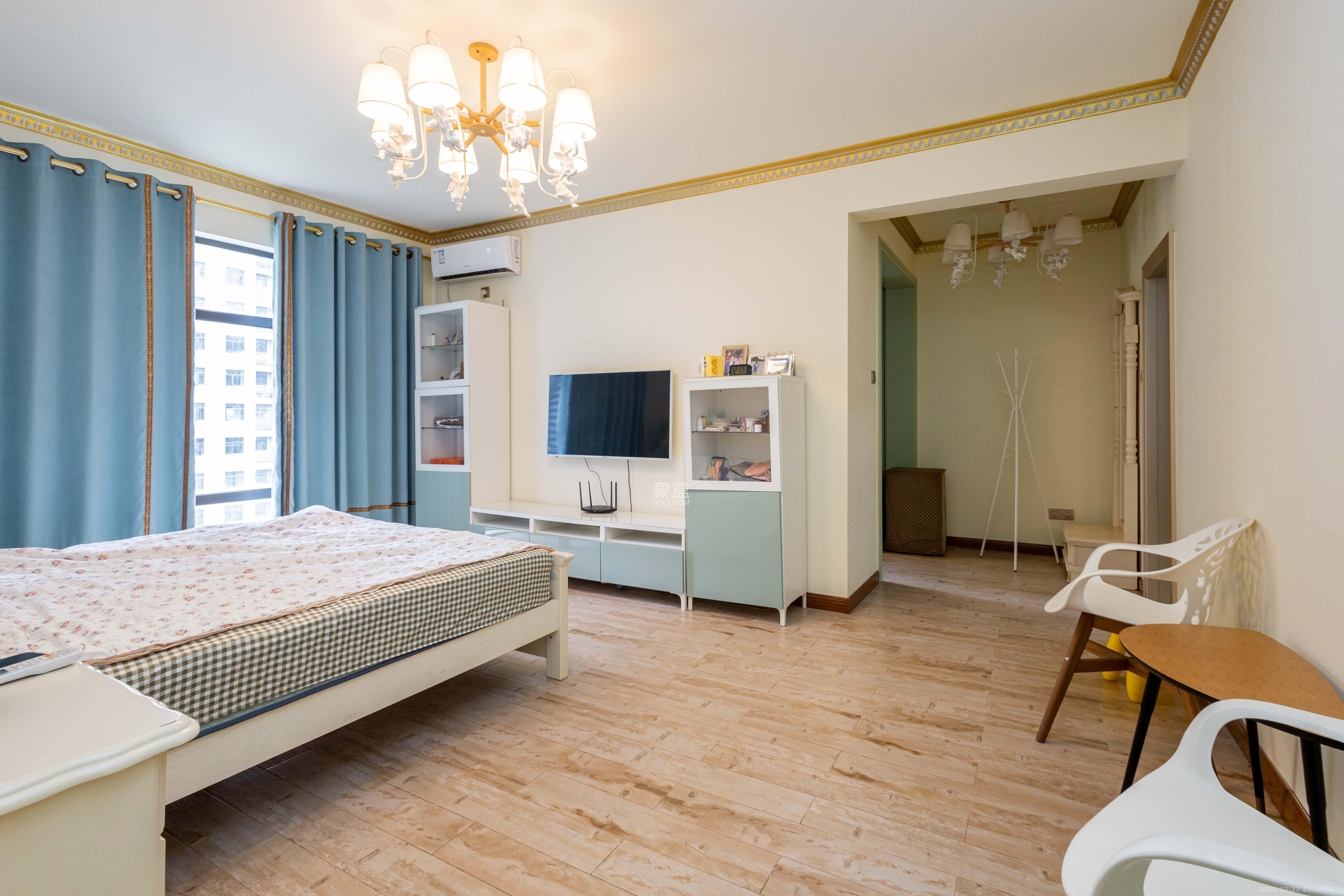 盛隆佳园 5室2厅3卫 208.0万 盛隆佳园 5室2厅3卫 208.0万卧室