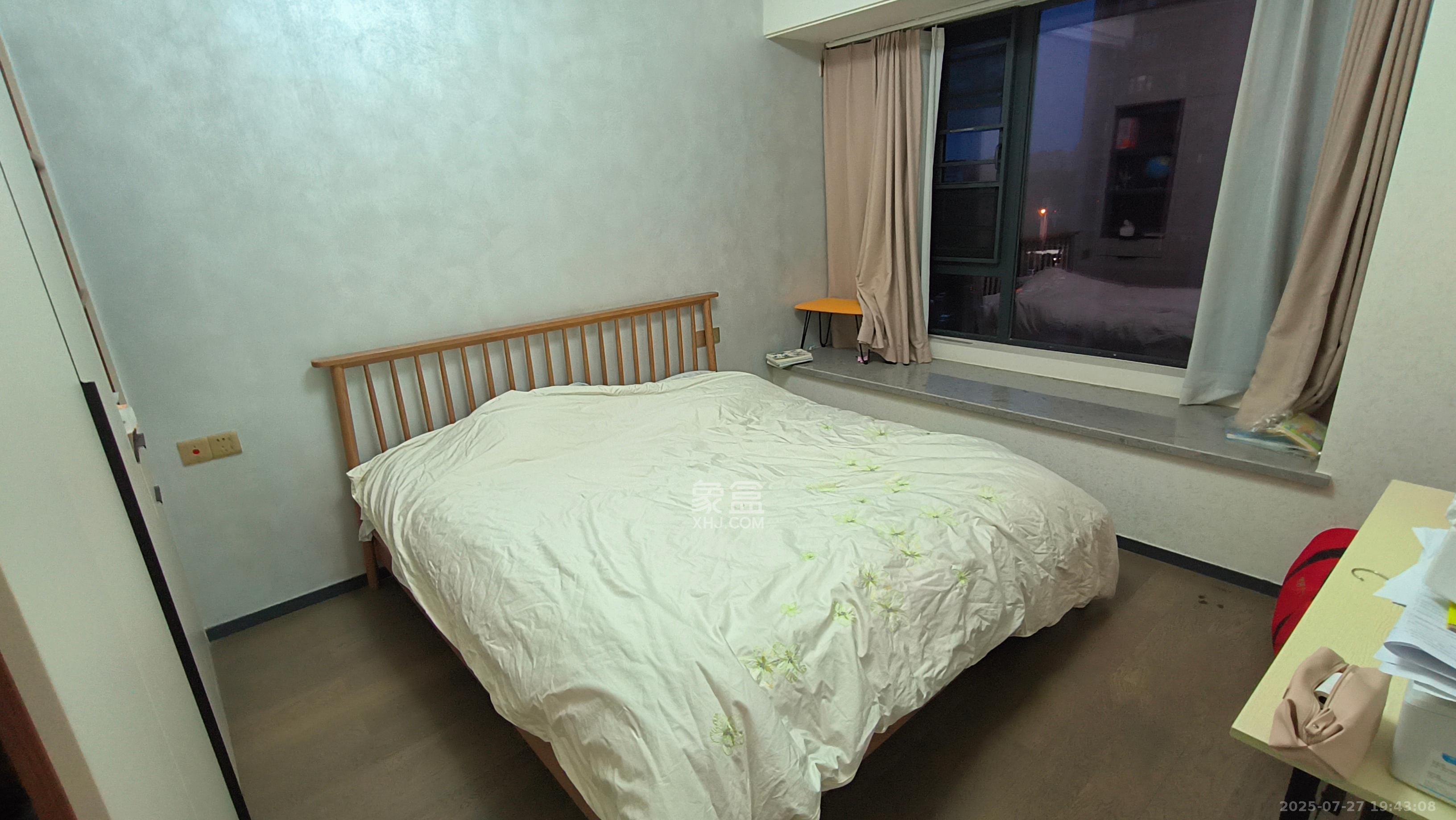 中海阅麓山一期  3室2厅2卫    3800.0元/月室内图