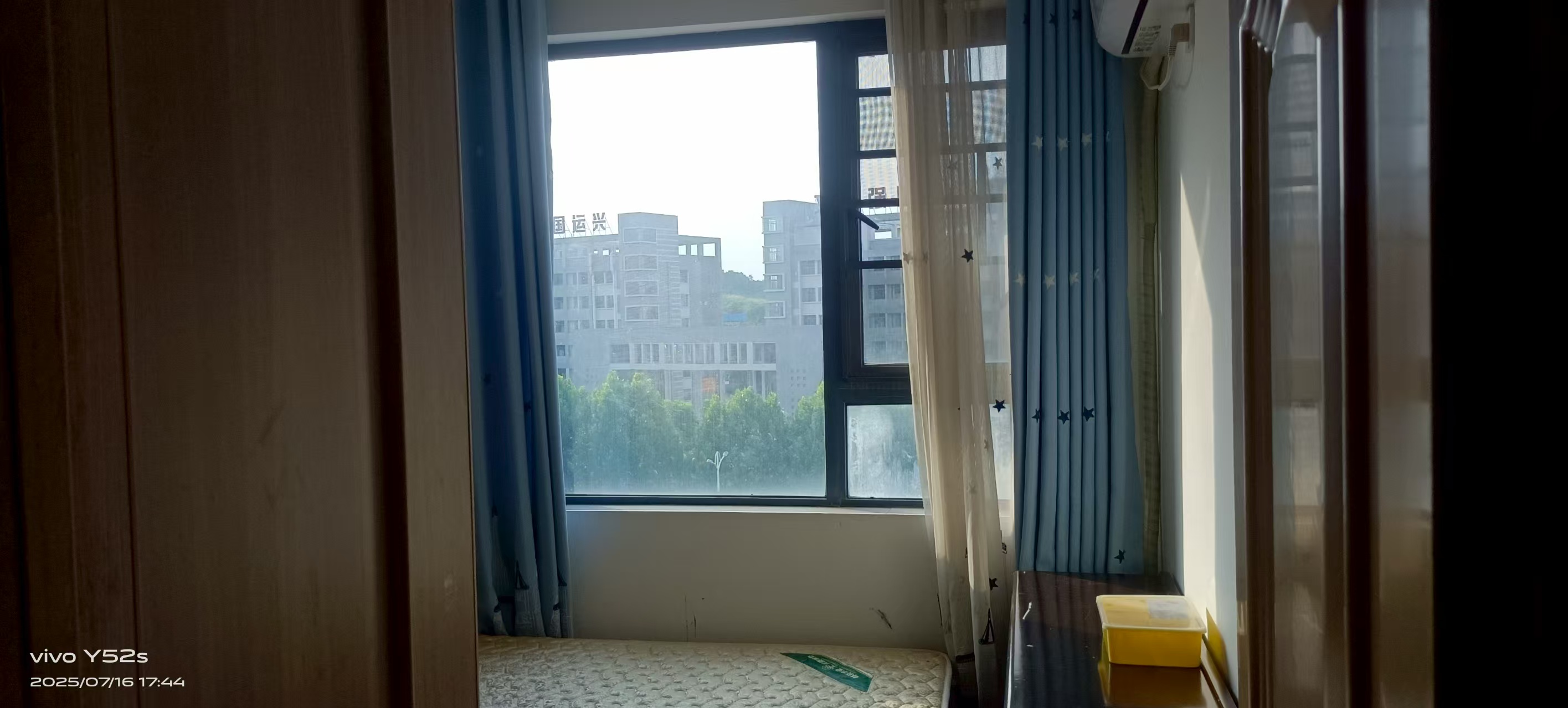 百弘学府城  3室2厅2卫    1600.0元/月室内图