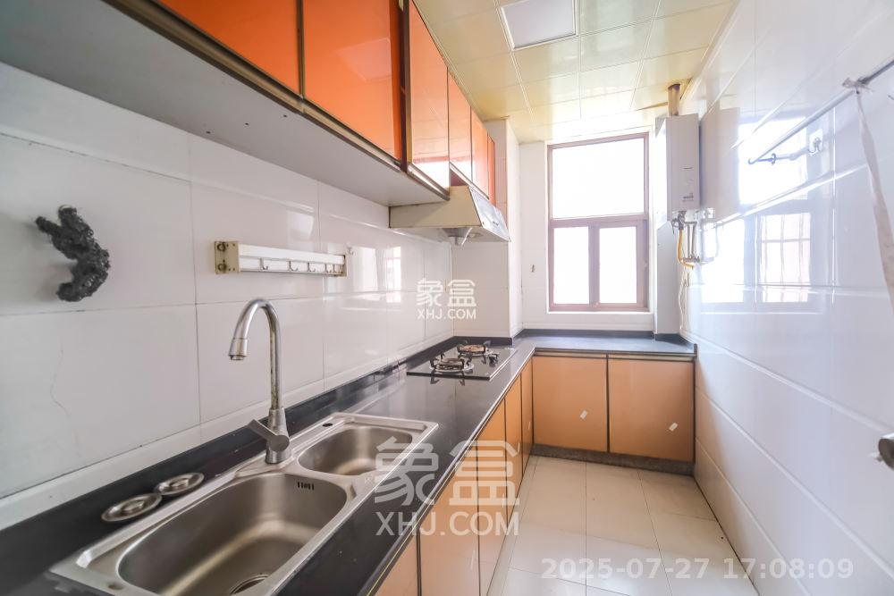 四季星城  3室2厅1卫    1650.0元/月室内图