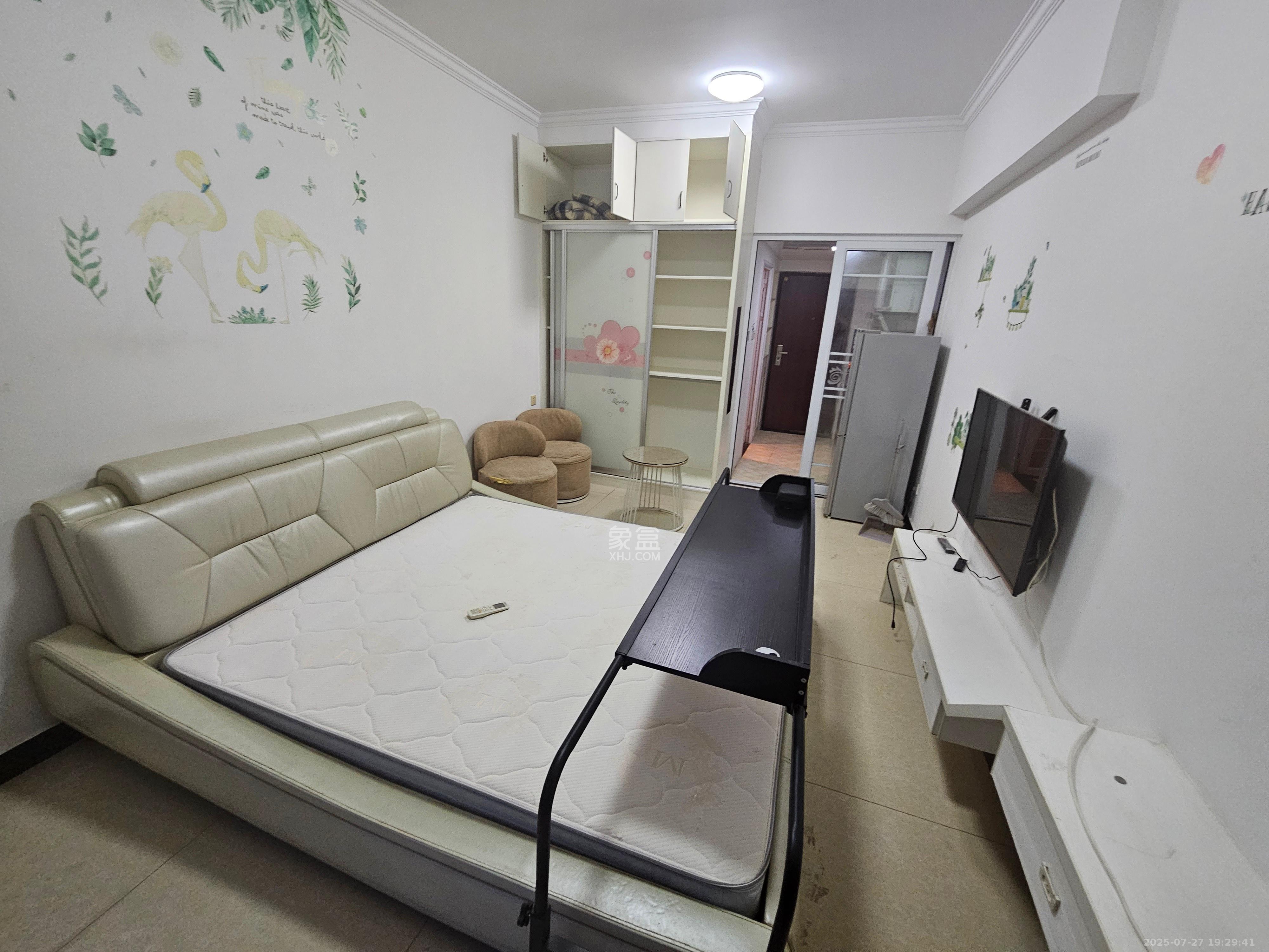 达美D6区  1室1厅1卫    1600.0元/月室内图