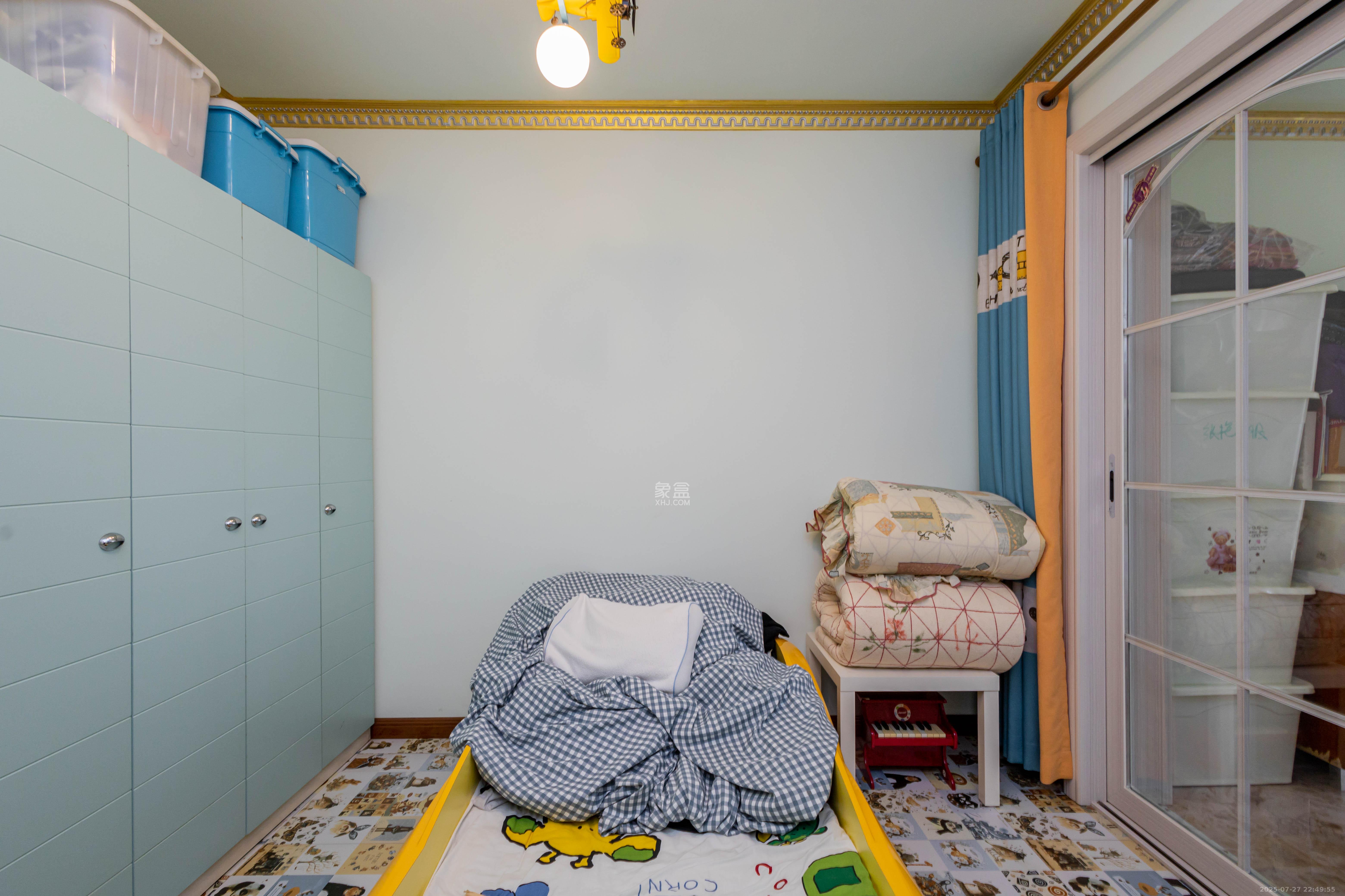 盛隆佳园 5室2厅3卫 208.0万 盛隆佳园 5室2厅3卫 208.0万卧室