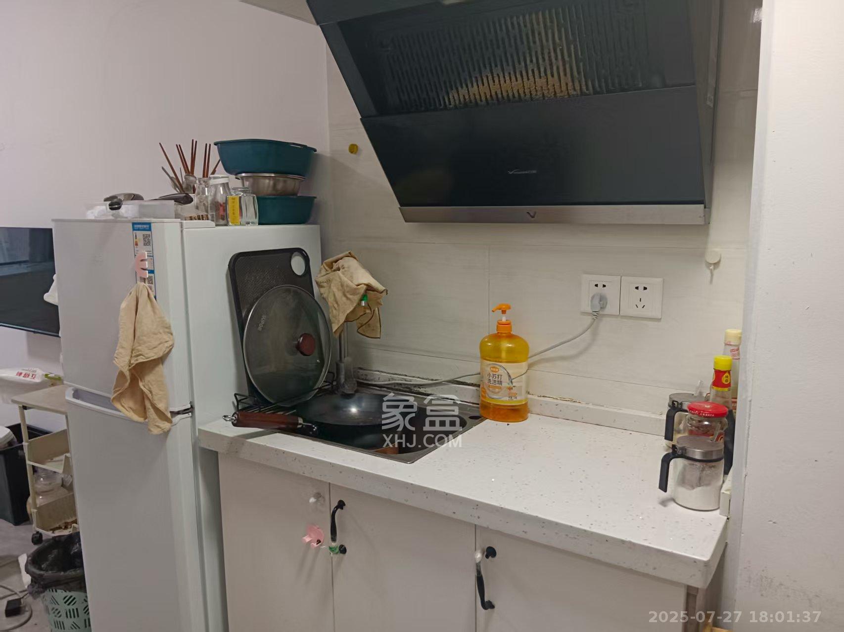 保利麓谷林语I区  1室0厅1卫    1400.0元/月室内图