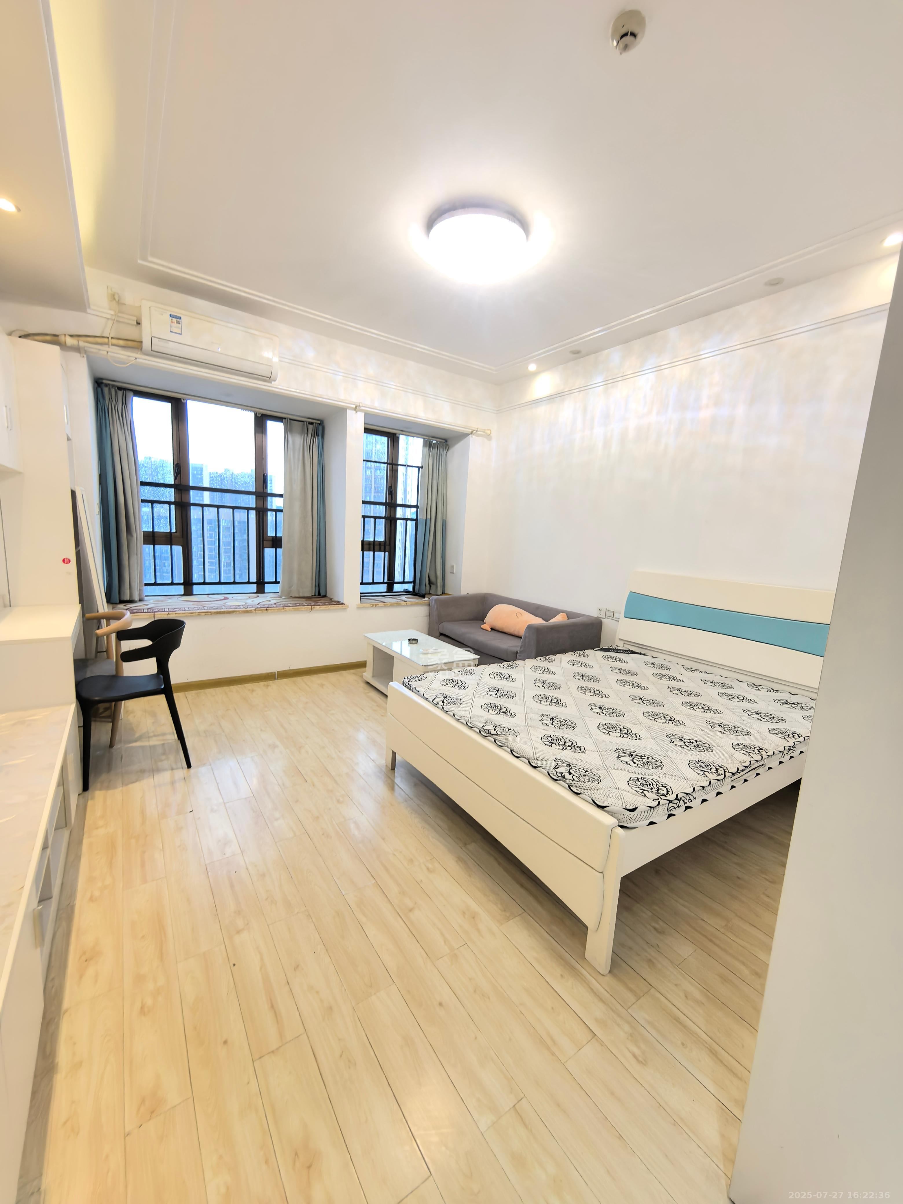 江山帝景哈佛  1室1厅1卫    1300.0元/月 江山帝景哈佛  1室1厅1卫    1300.0元/月室内图