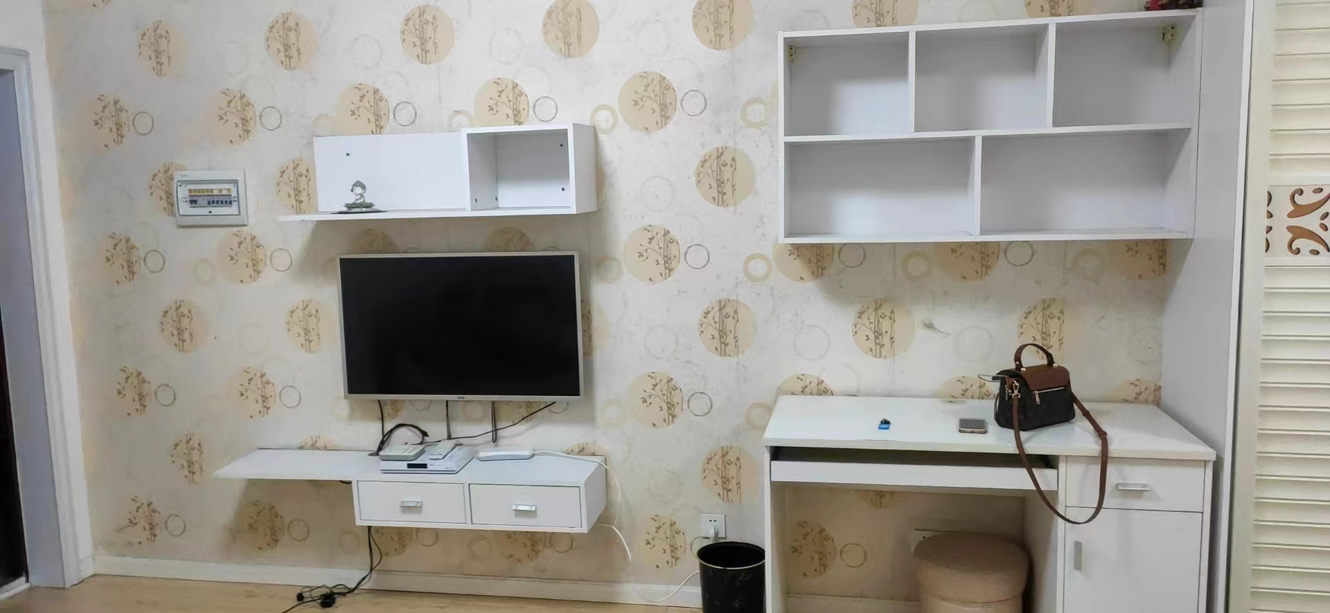 鹏利广场 1室1厅1卫 1000.0元/月 鹏利广场 1室1厅1卫 1000.0元/月室内图