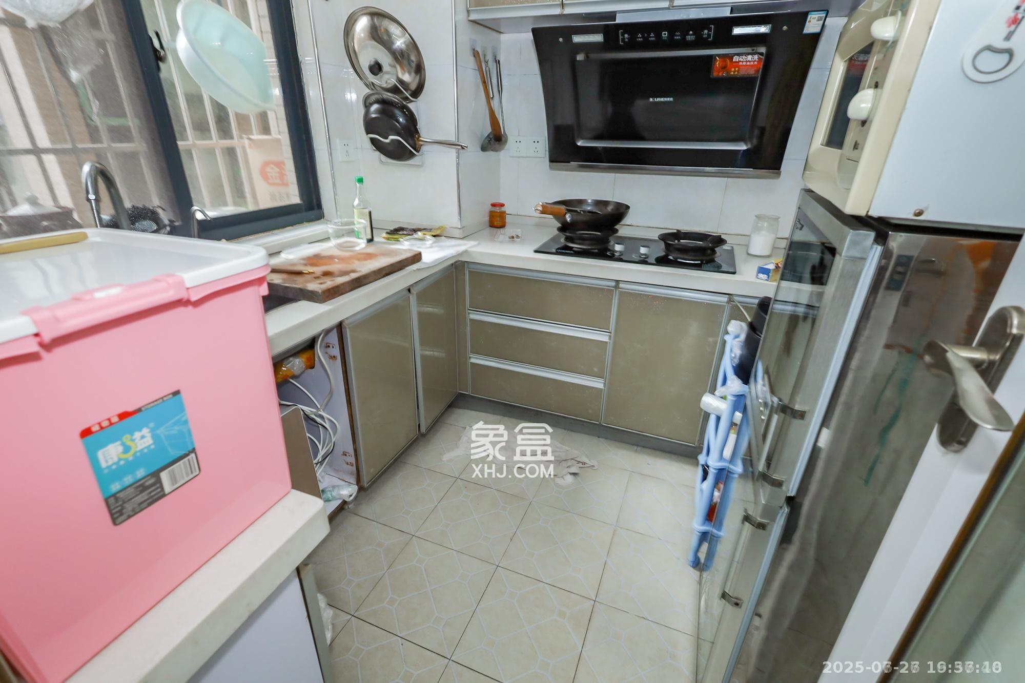 钰龙天下一期  2室2厅1卫    2400.0元/月室内图