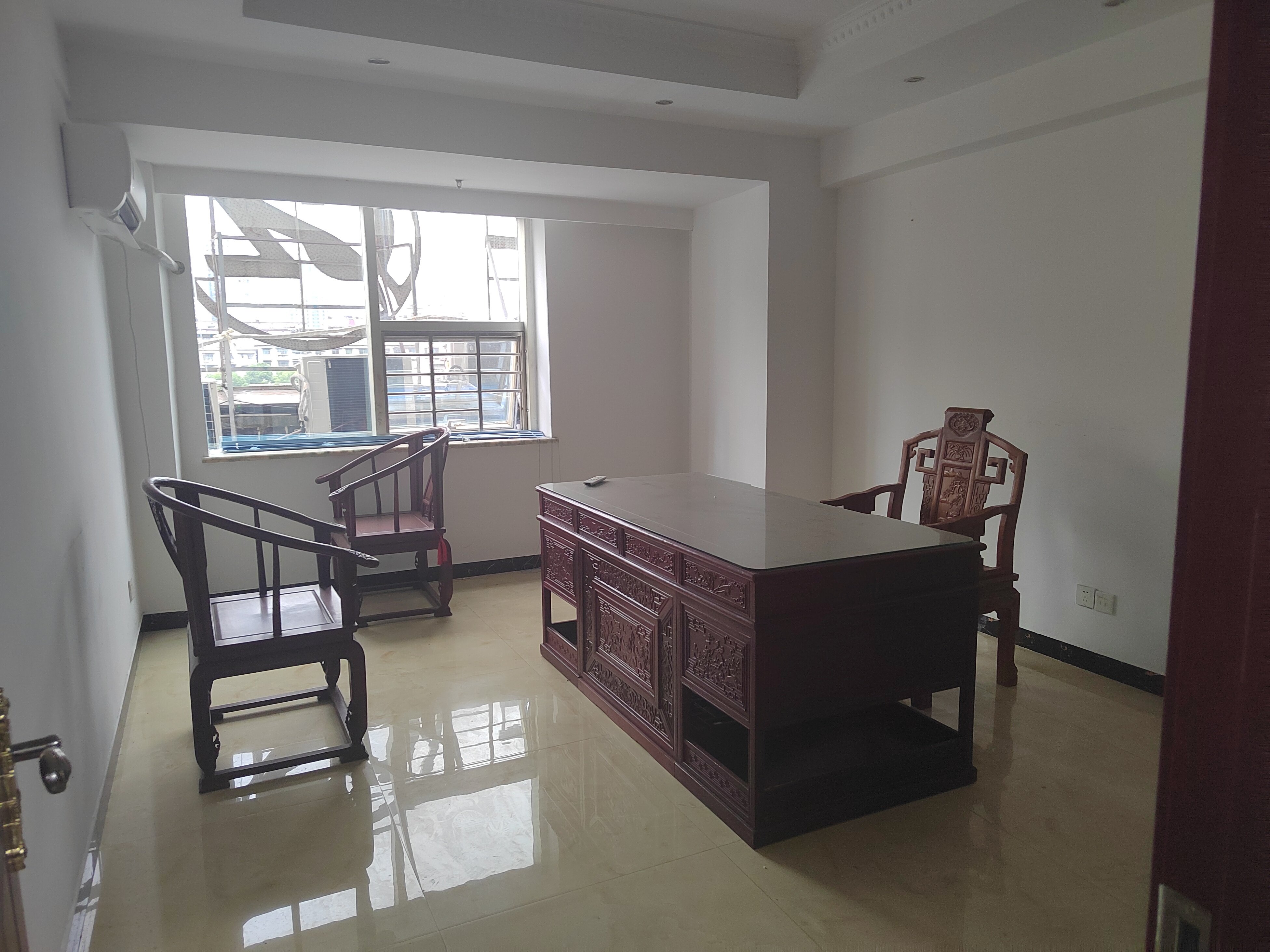 财智公馆大厦(瑞士国际酒店) 5室1厅1卫 3200.0元/月 财智公馆大厦(瑞士国际酒店) 5室1厅1卫 3200.0元/月室内图