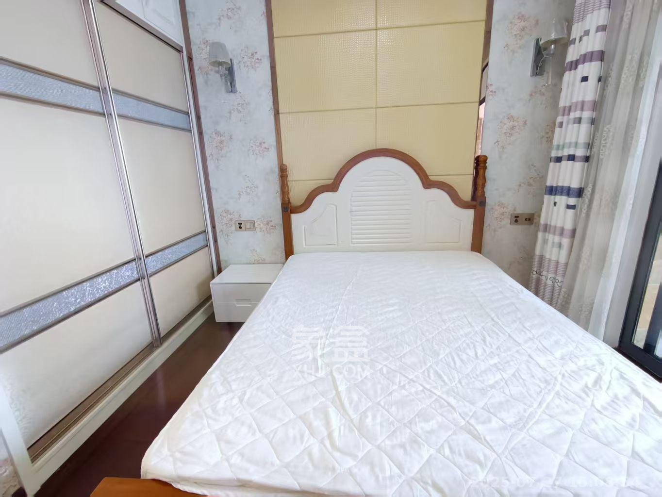 荣盛花语馨苑  3室2厅1卫   2600.00元/月室内图