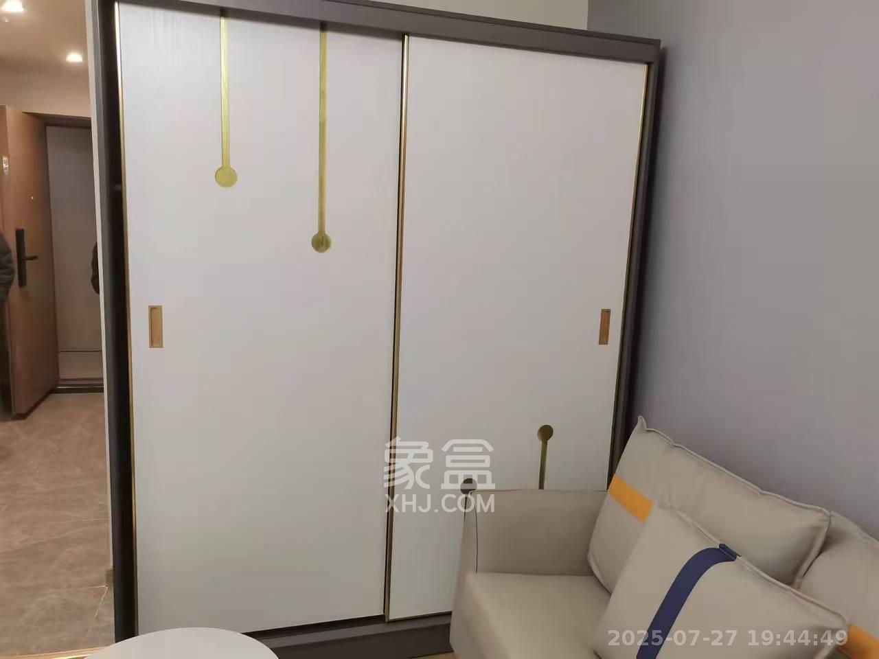 中交广场公寓  1室1厅1卫    1700.0元/月室内图