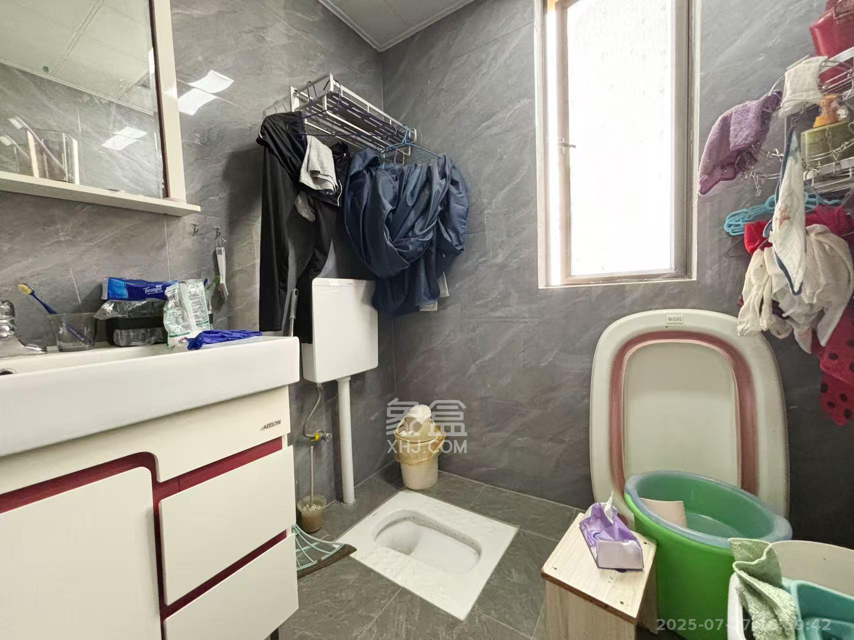 卓越蔚蓝海岸三期  2室1厅1卫    2000.0元/月 卓越蔚蓝海岸三期  2室1厅1卫    2000.0元/月室内图