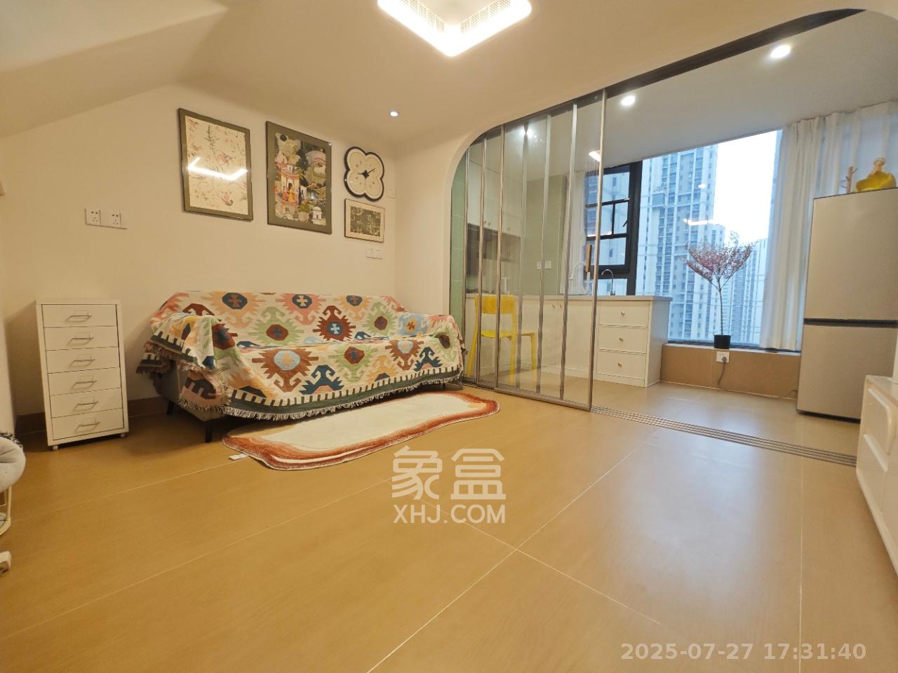 卓越中寰  2室1厅1卫   2800.00元/月室内图