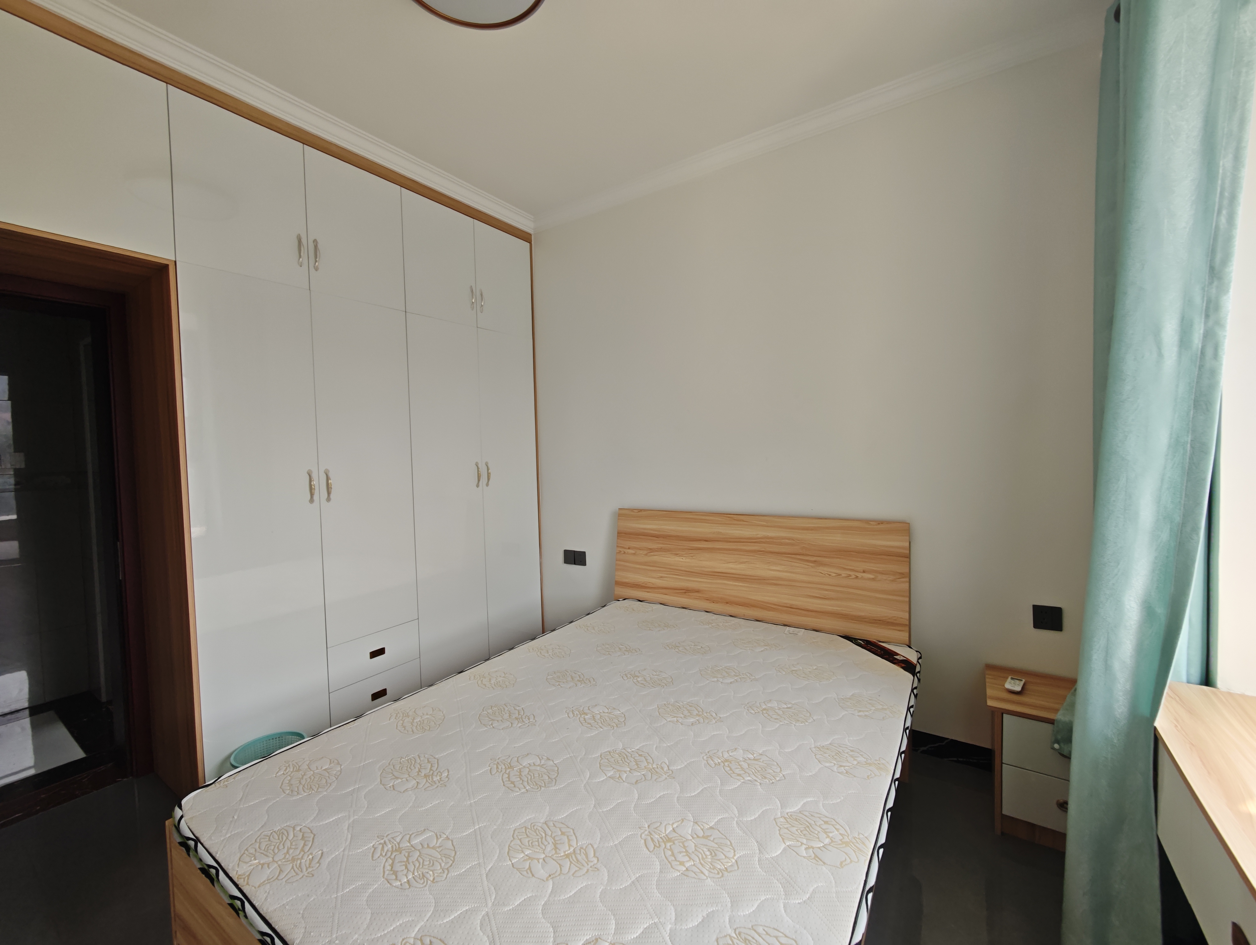 江溪安置小区 3室2厅1卫 1300.0元/月 江溪安置小区 3室2厅1卫 1300.0元/月室内图