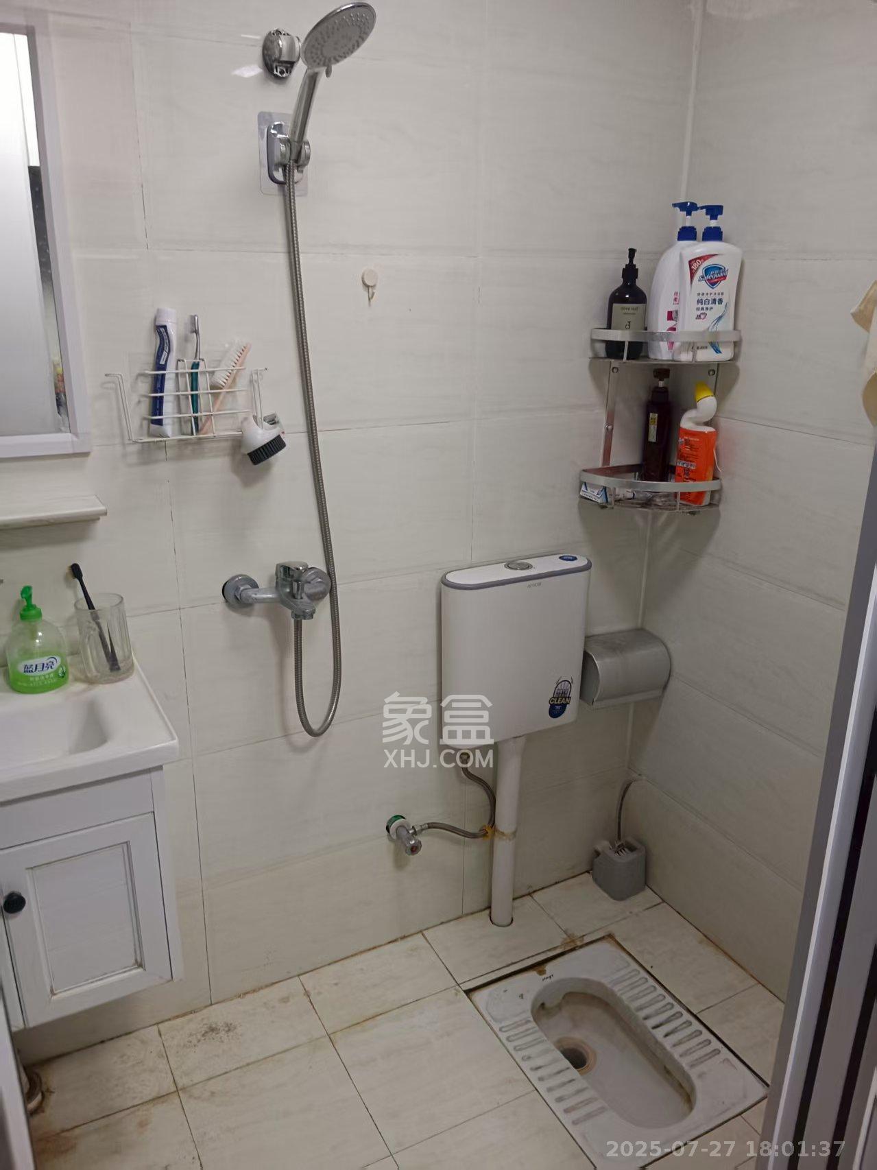 保利麓谷林语I区  1室0厅1卫    1400.0元/月室内图