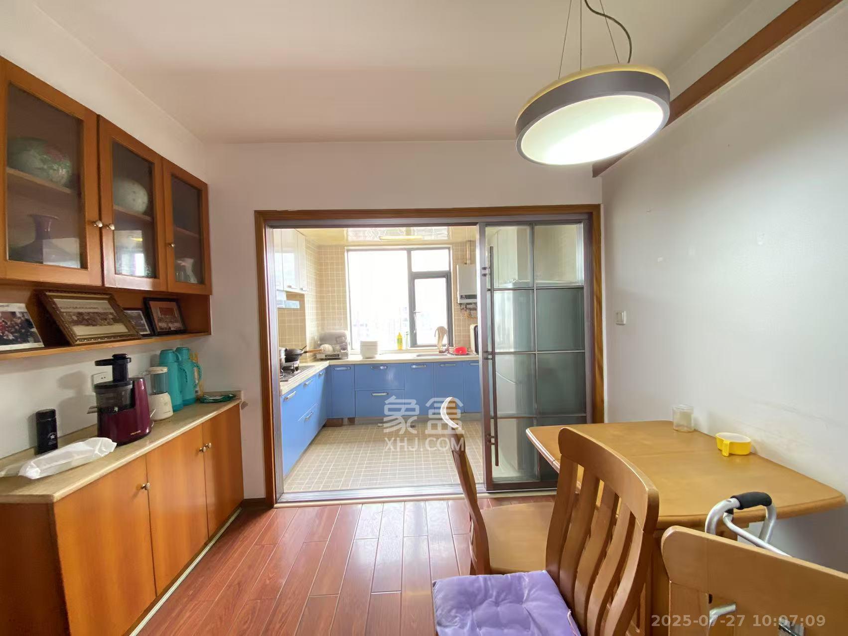 君庭金福苑  2室2厅1卫    2400.0元/月 君庭金福苑  2室2厅1卫    2400.0元/月室内图