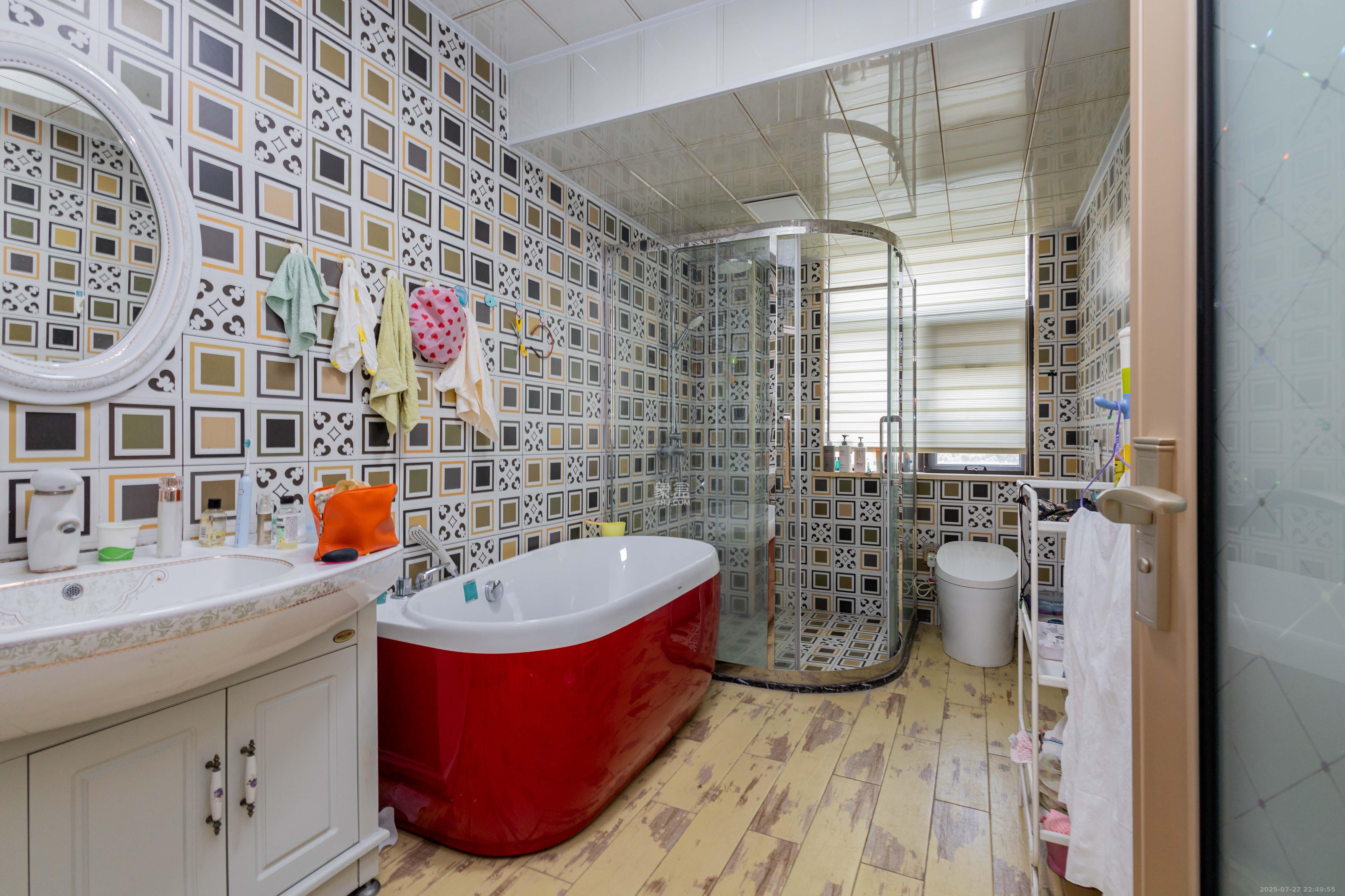 盛隆佳园 5室2厅3卫 208.0万 盛隆佳园 5室2厅3卫 208.0万卫生间