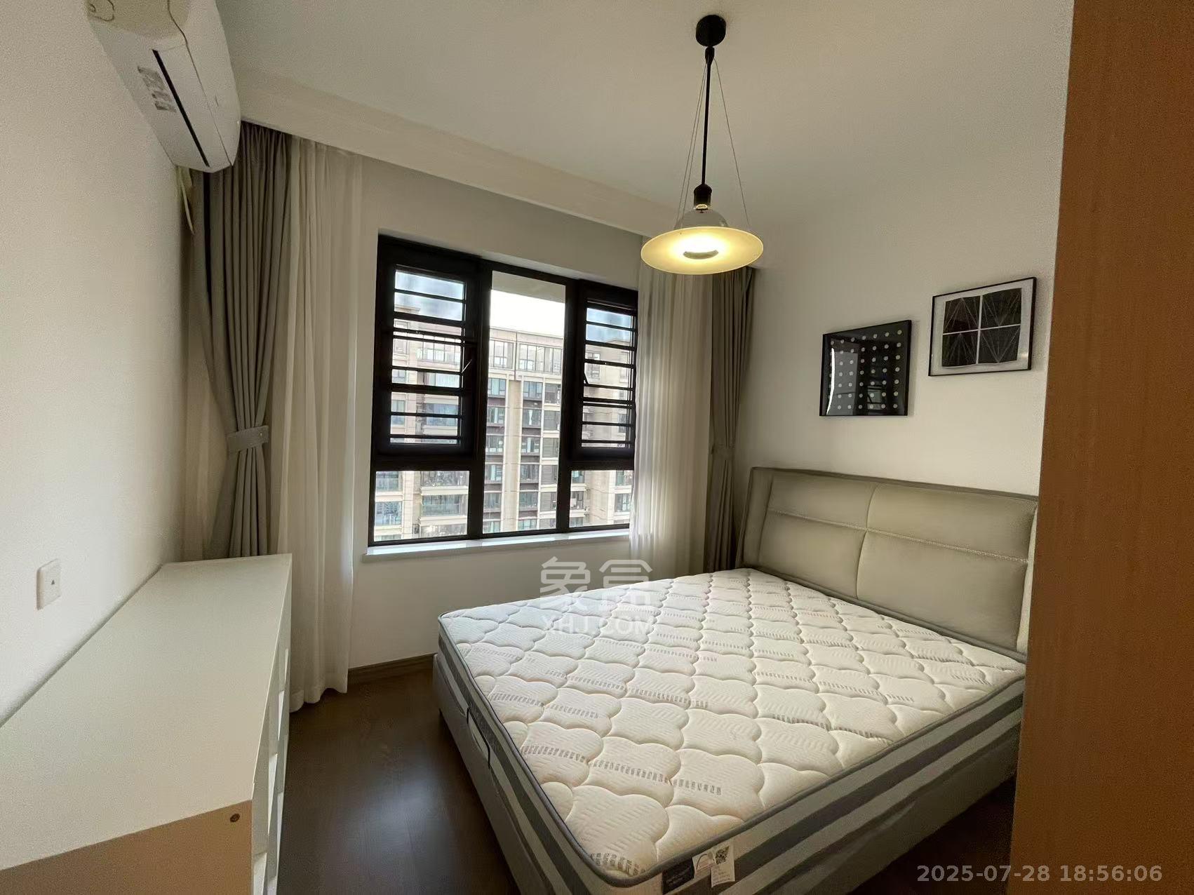 龙湖铂金中心(龙湖春江郦城) 4室2厅2卫 6300.0元/月 龙湖铂金中心(龙湖春江郦城) 4室2厅2卫 6300.0元/月室内图