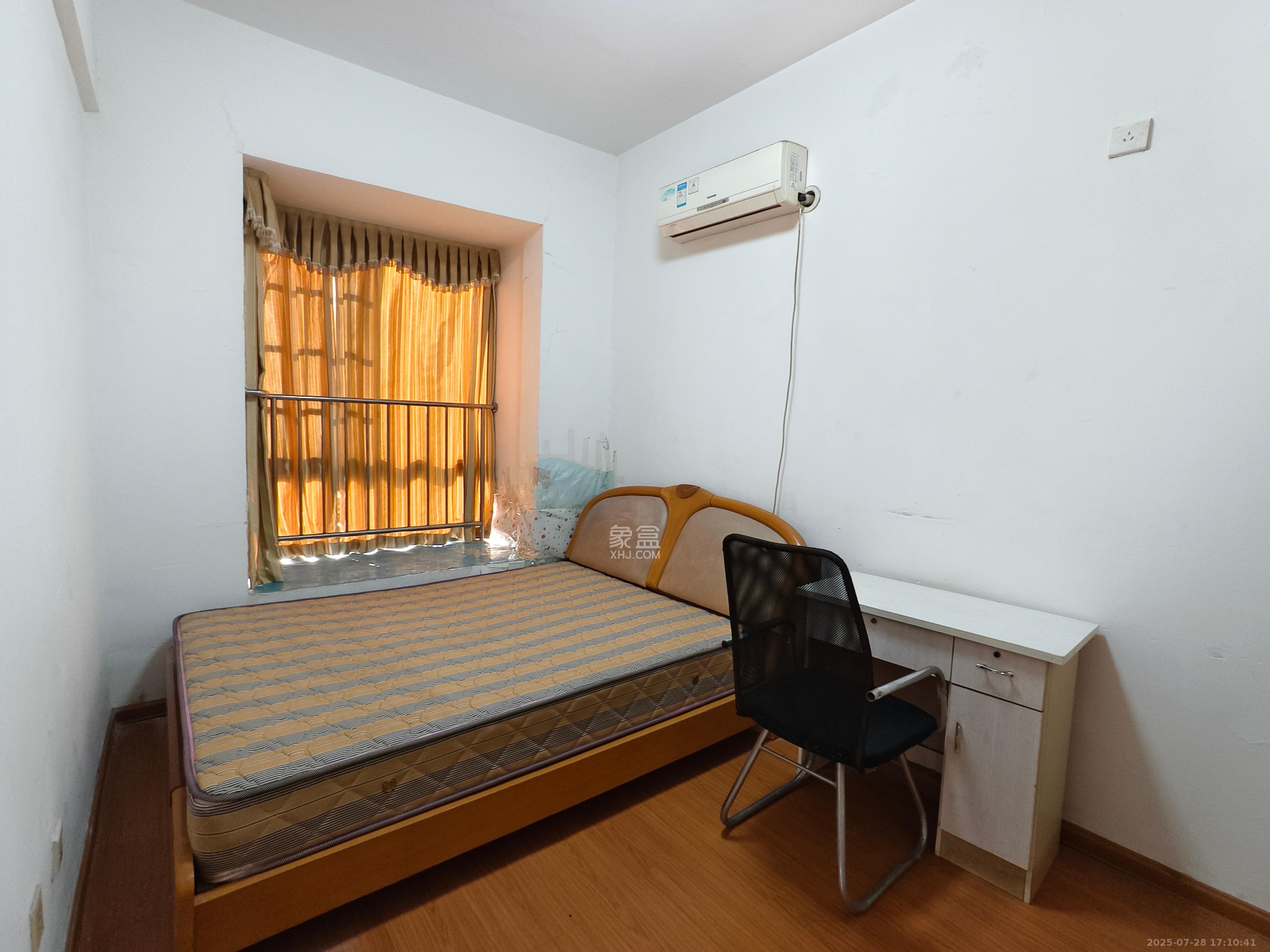 恒基凯旋门一二期  2室2厅1卫    1500.0元/月室内图