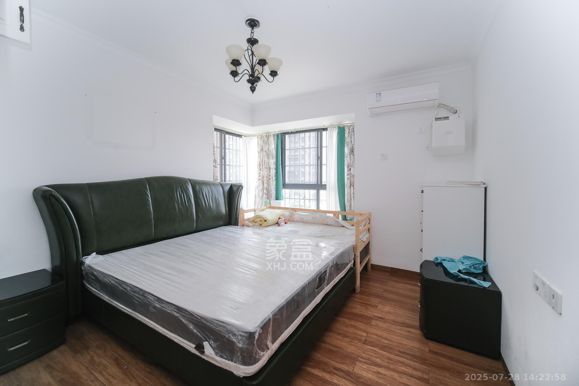 丰源国际 3室2厅2卫 81.0万 丰源国际 3室2厅2卫 81.0万卧室