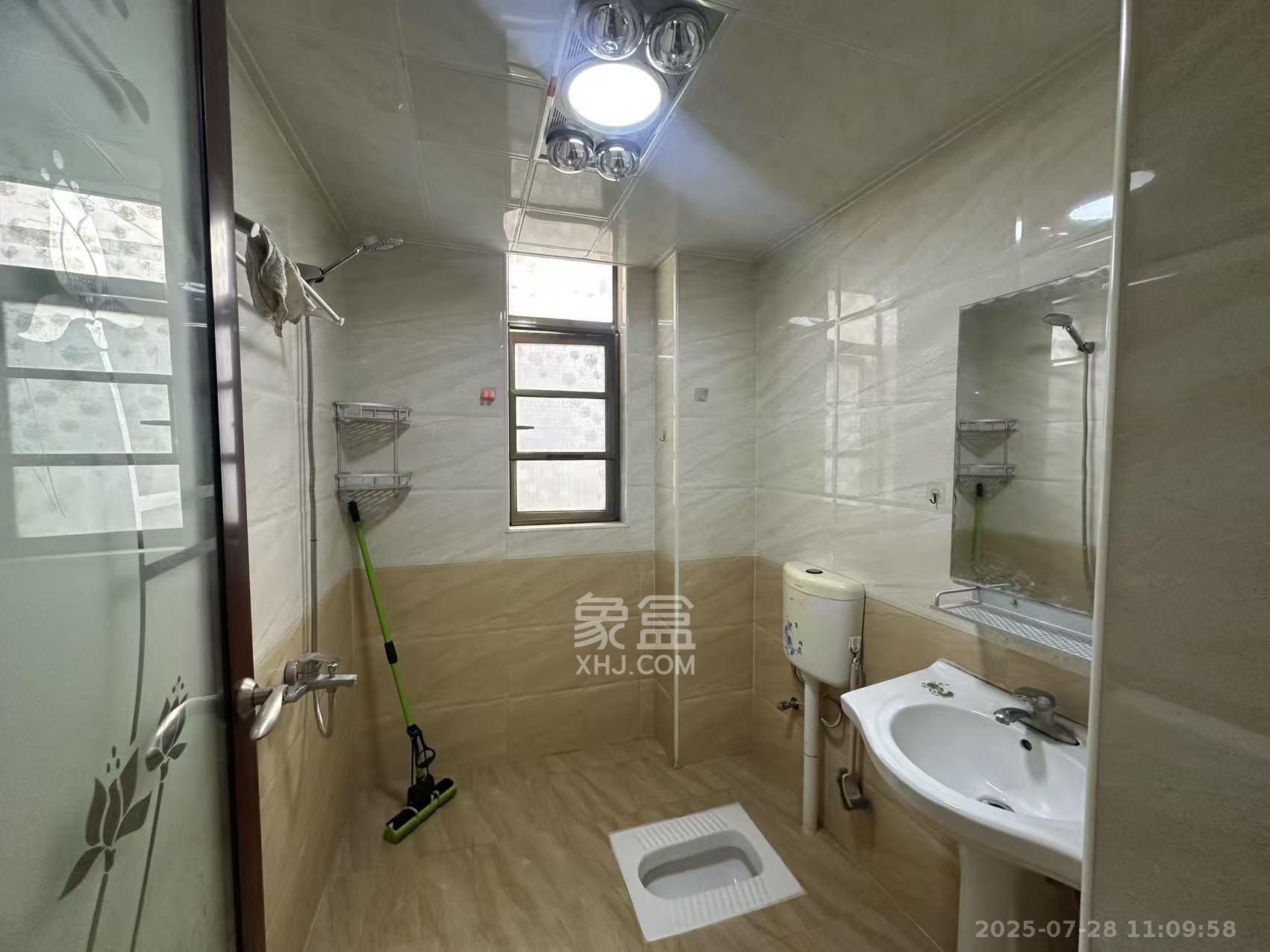 江山帝景雅典  1室2厅1卫    1800.0元/月 江山帝景雅典  1室2厅1卫    1800.0元/月室内图