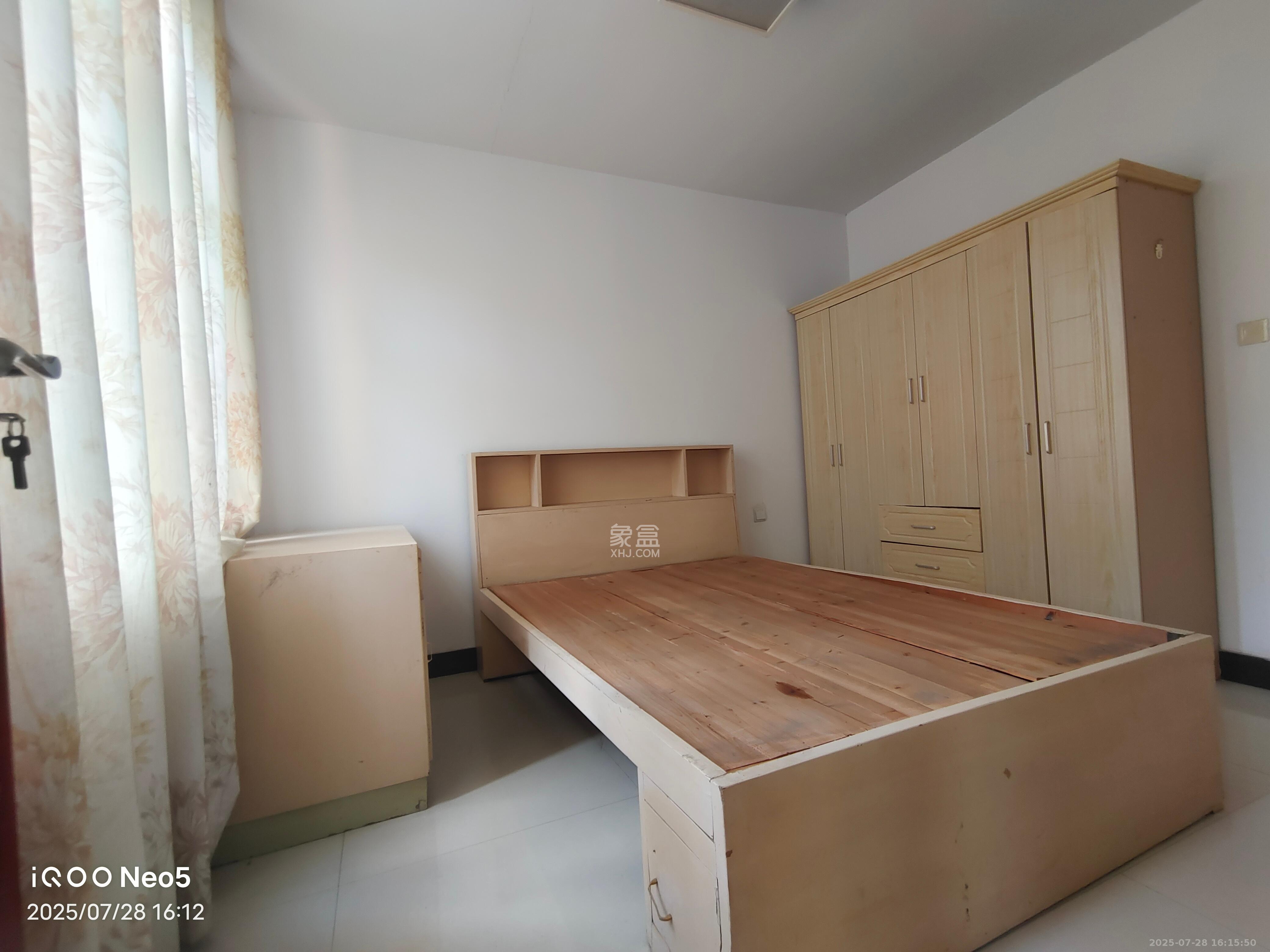 鄱阳小区  1室2厅1卫    1400.0元/月室内图