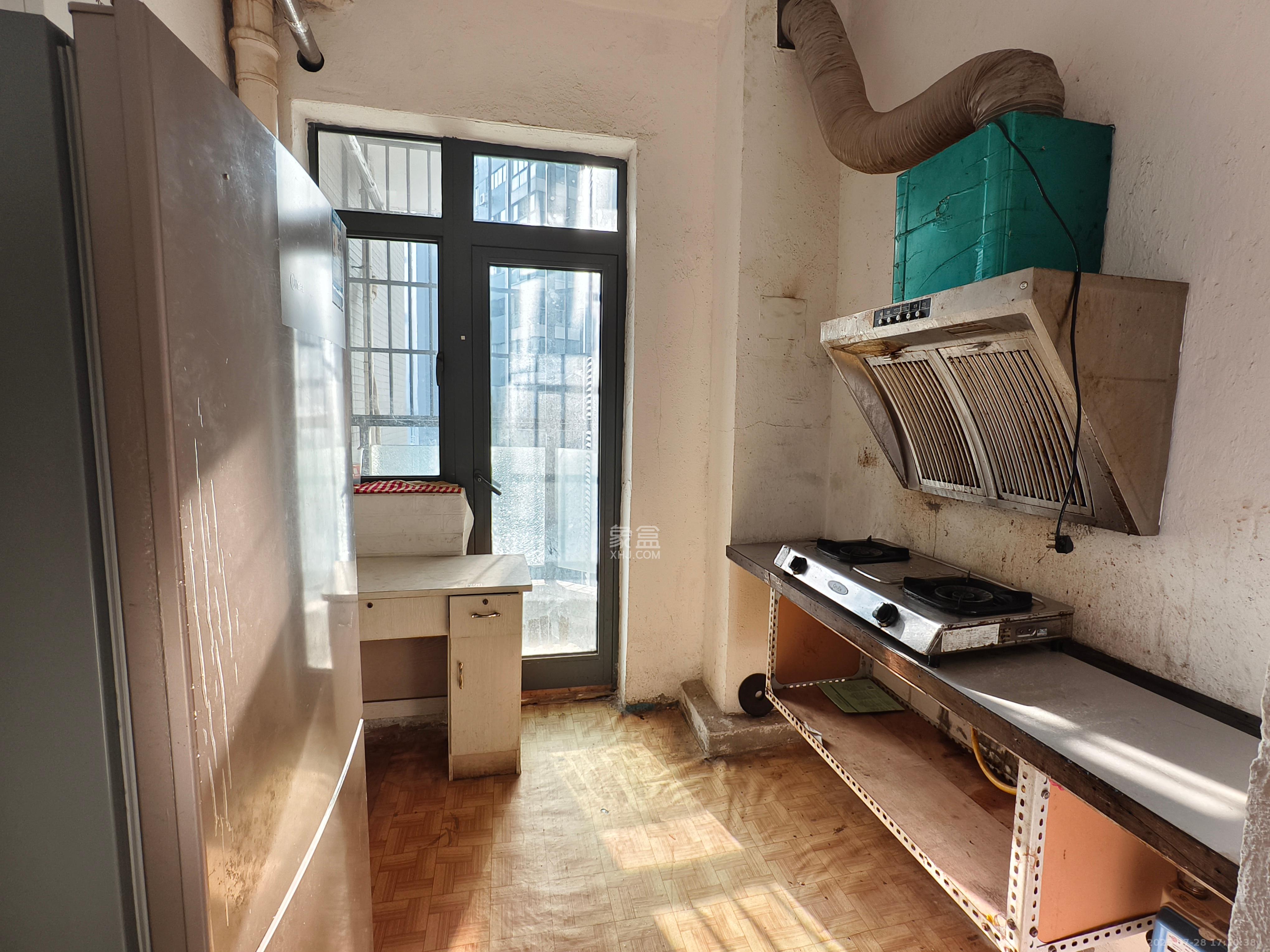 恒基凯旋门一二期 2室2厅1卫 1500.0元/月 恒基凯旋门一二期 2室2厅1卫 1500.0元/月室内图