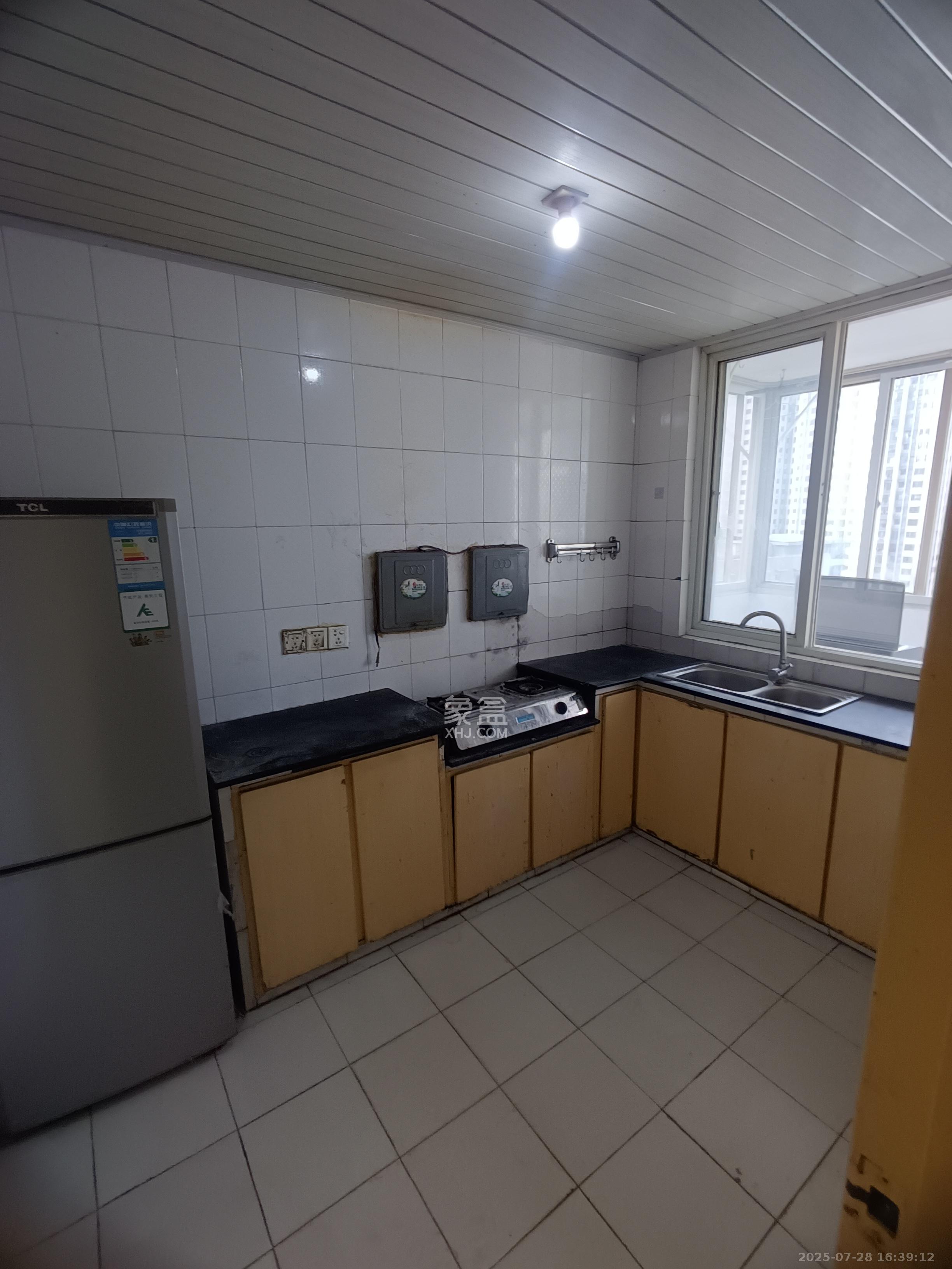 韭菜园商住楼 4室1厅2卫 3800.0元/月 韭菜园商住楼 4室1厅2卫 3800.0元/月室内图