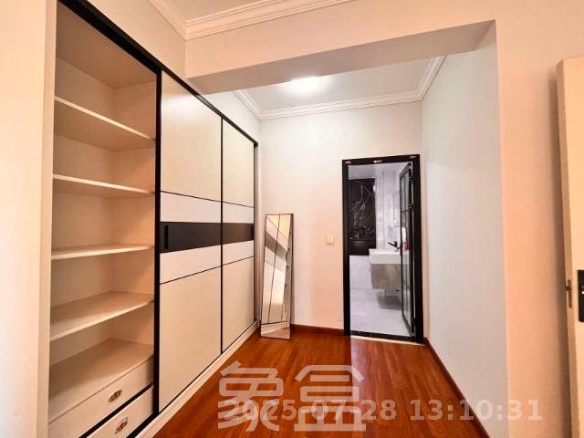 荣悦台  3室2厅2卫   4500.00元/月室内图
