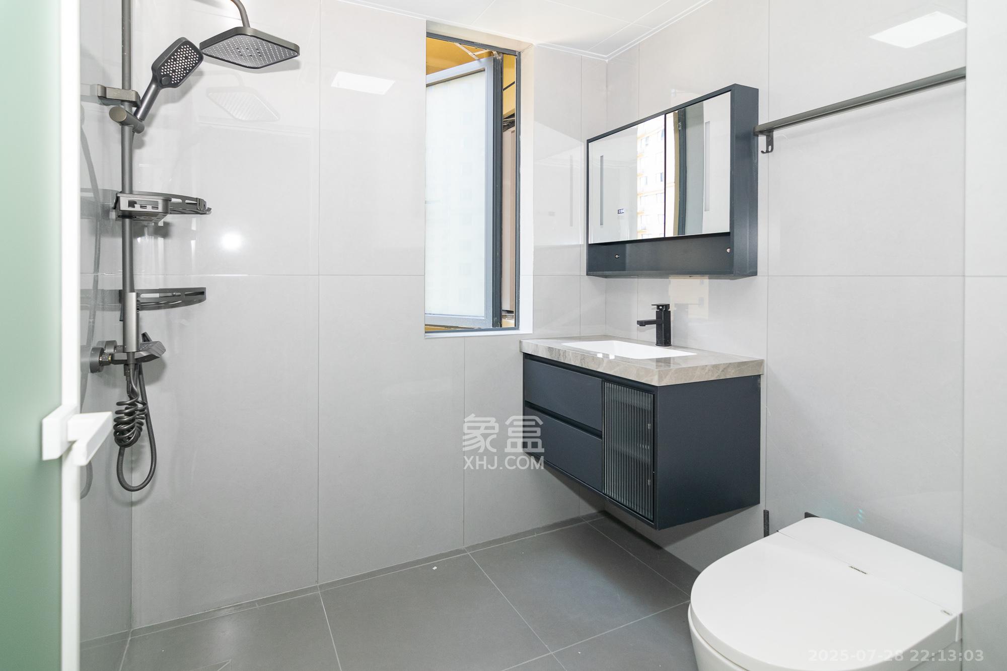 澳海月亮湾  4室2厅2卫    89.8万卫生间