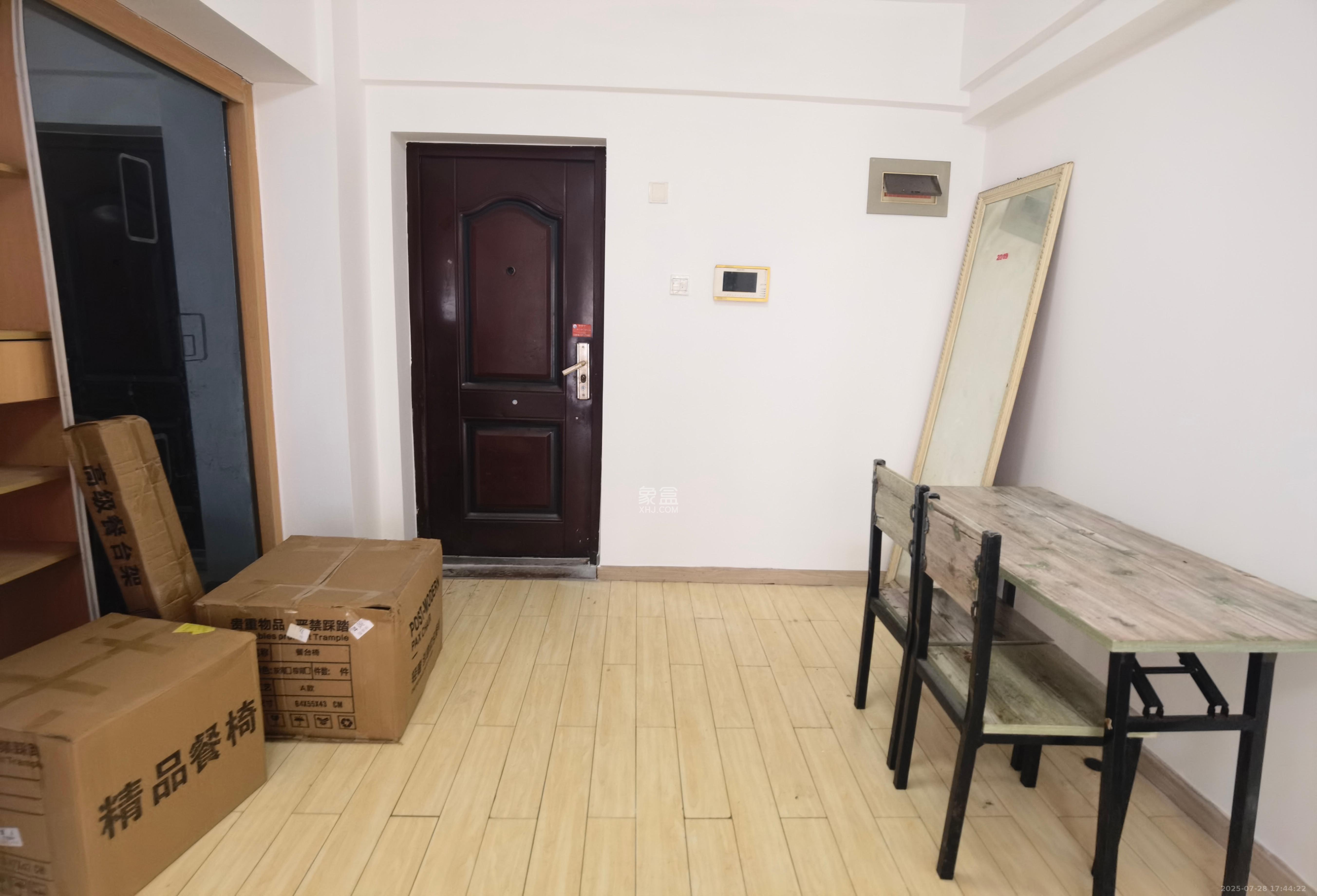 中信文化广场(中信新城二期) 2室2厅1卫 1600.0元/月 中信文化广场(中信新城二期) 2室2厅1卫 1600.0元/月室内图