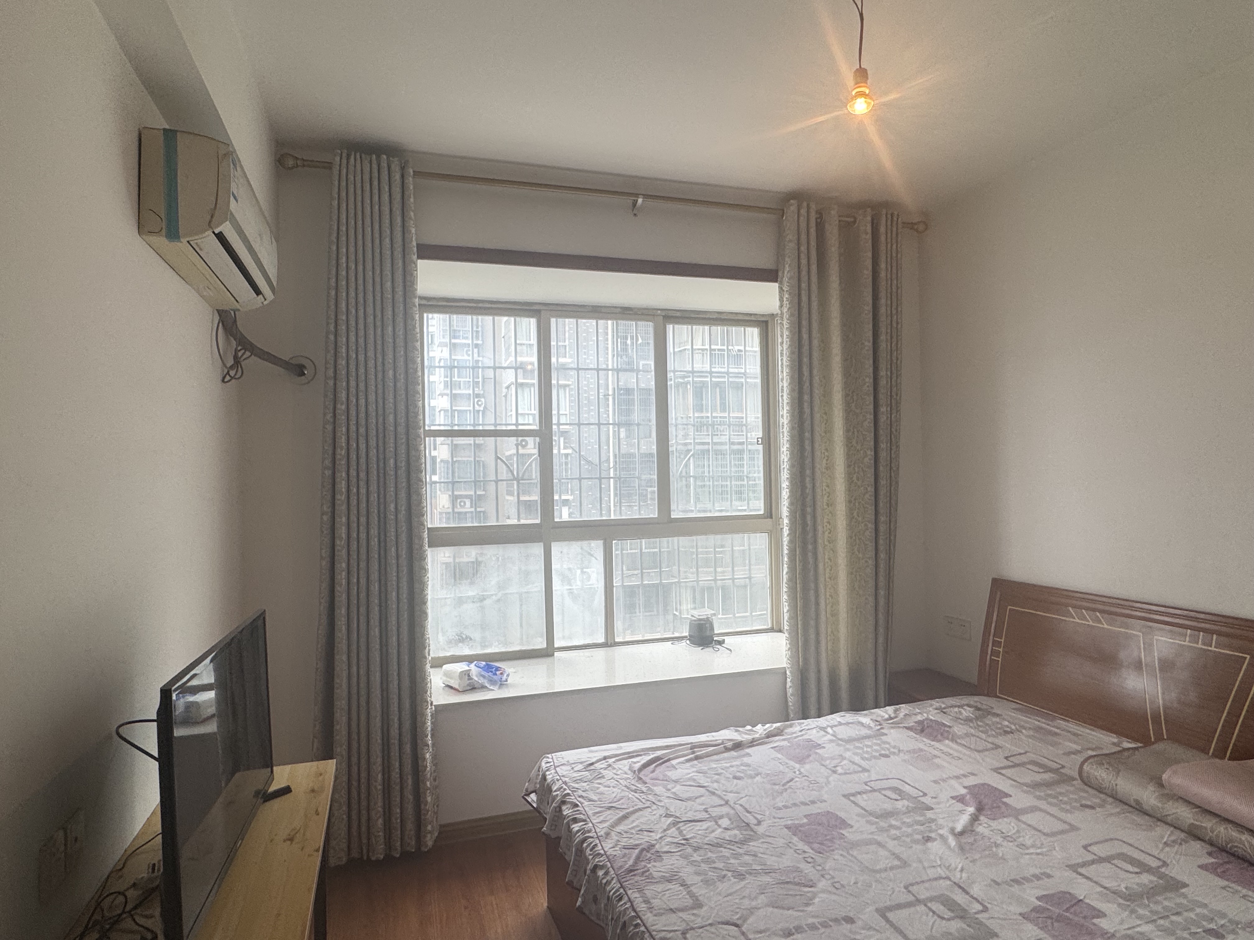 宏谊铭苑  3室2厅2卫    1800.0元/月室内图