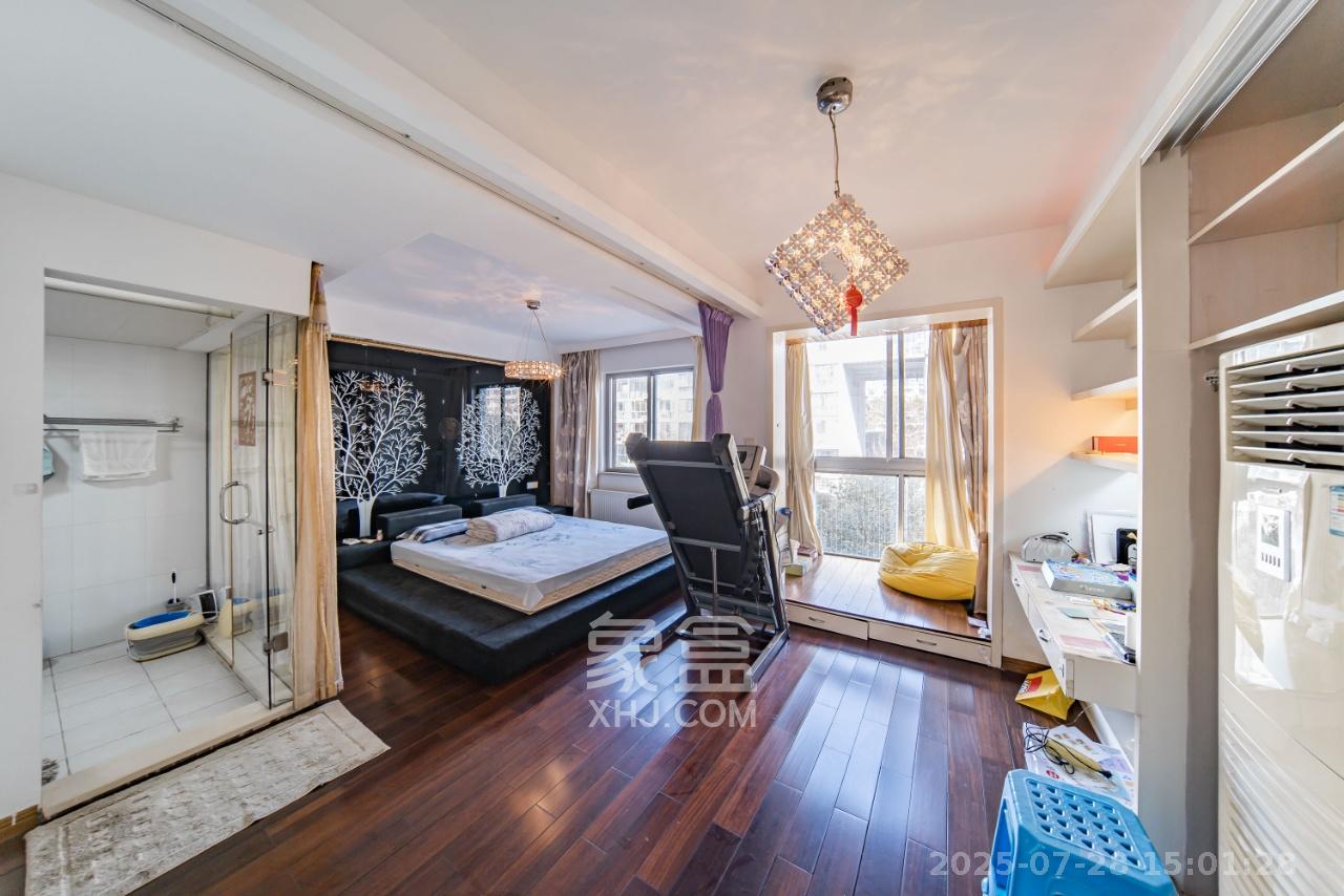 阳光100二期 3室2厅2卫 2600.0元/月 阳光100二期 3室2厅2卫 2600.0元/月室内图