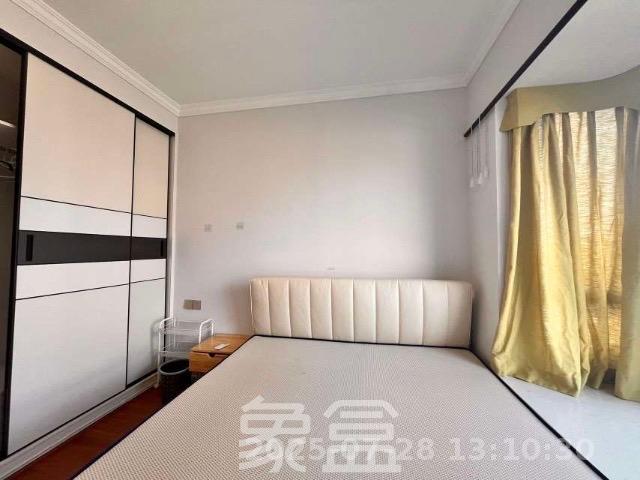 荣悦台 3室2厅2卫 4500.0元/月 荣悦台 3室2厅2卫 4500.0元/月室内图