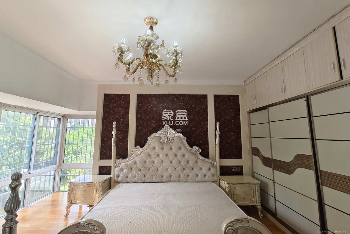 嘉宇盛世华章 3室2厅2卫 3200.0元/月 嘉宇盛世华章 3室2厅2卫 3200.0元/月室内图