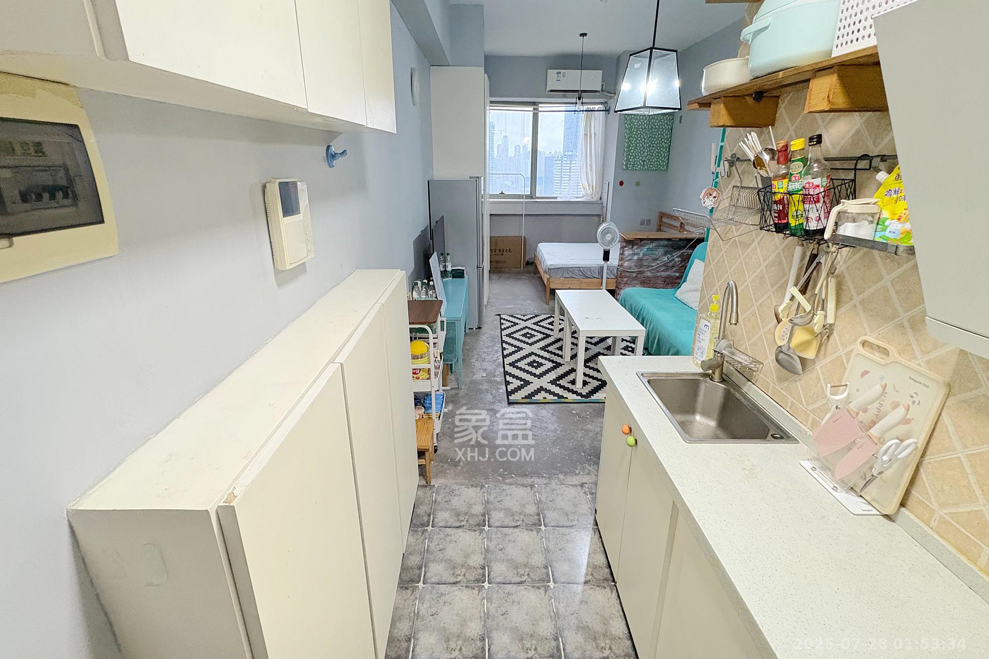 东宸19公馆 1室1厅1卫 35.0万 东宸19公馆 1室1厅1卫 35.0万厨房