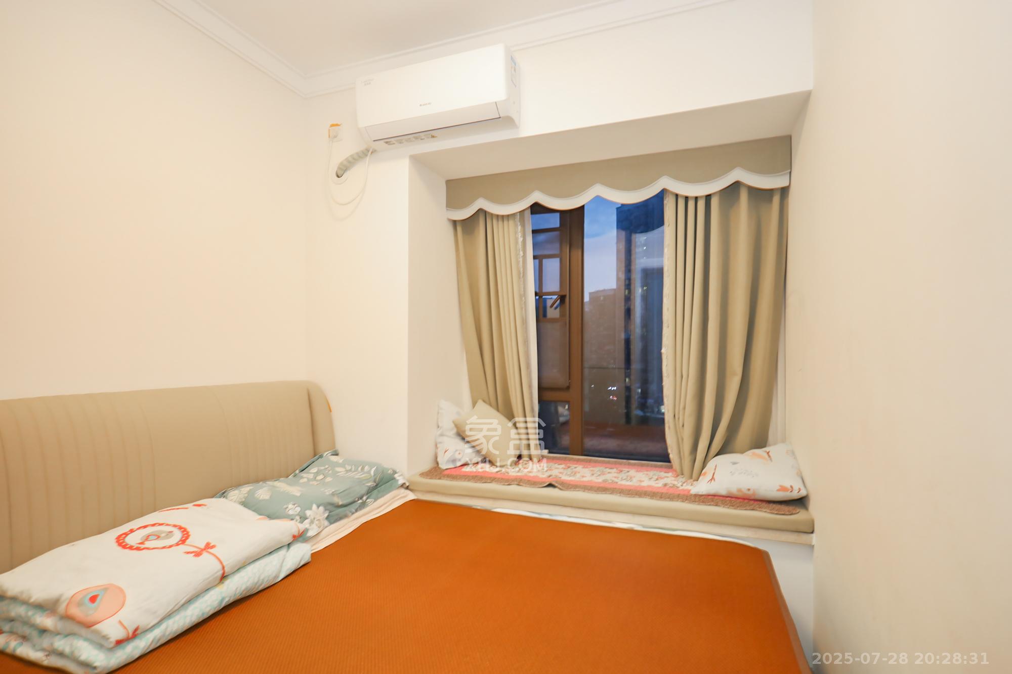 越秀悦湖台 4室2厅2卫 228.0万 越秀悦湖台 4室2厅2卫 228.0万卧室